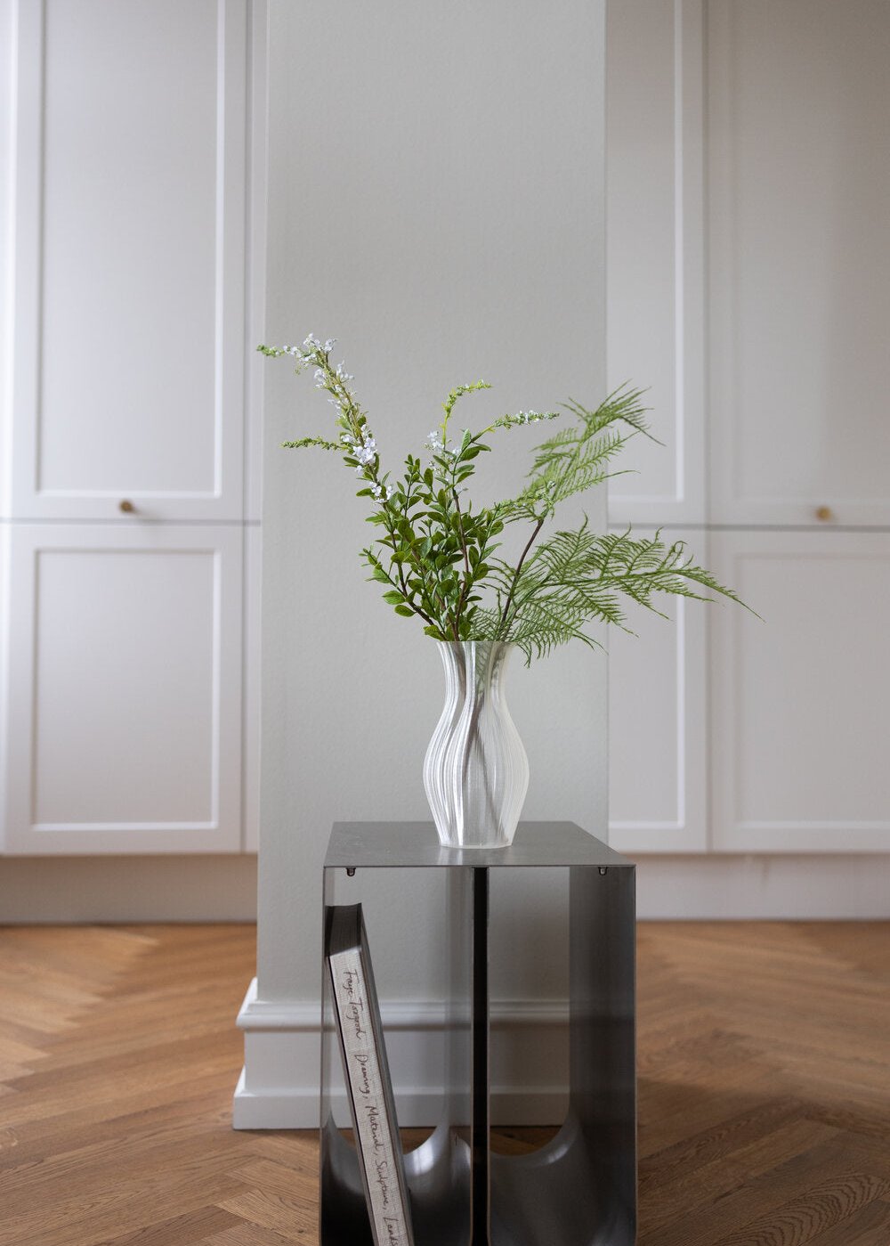Bloom vase, Ivory - H19 cm.