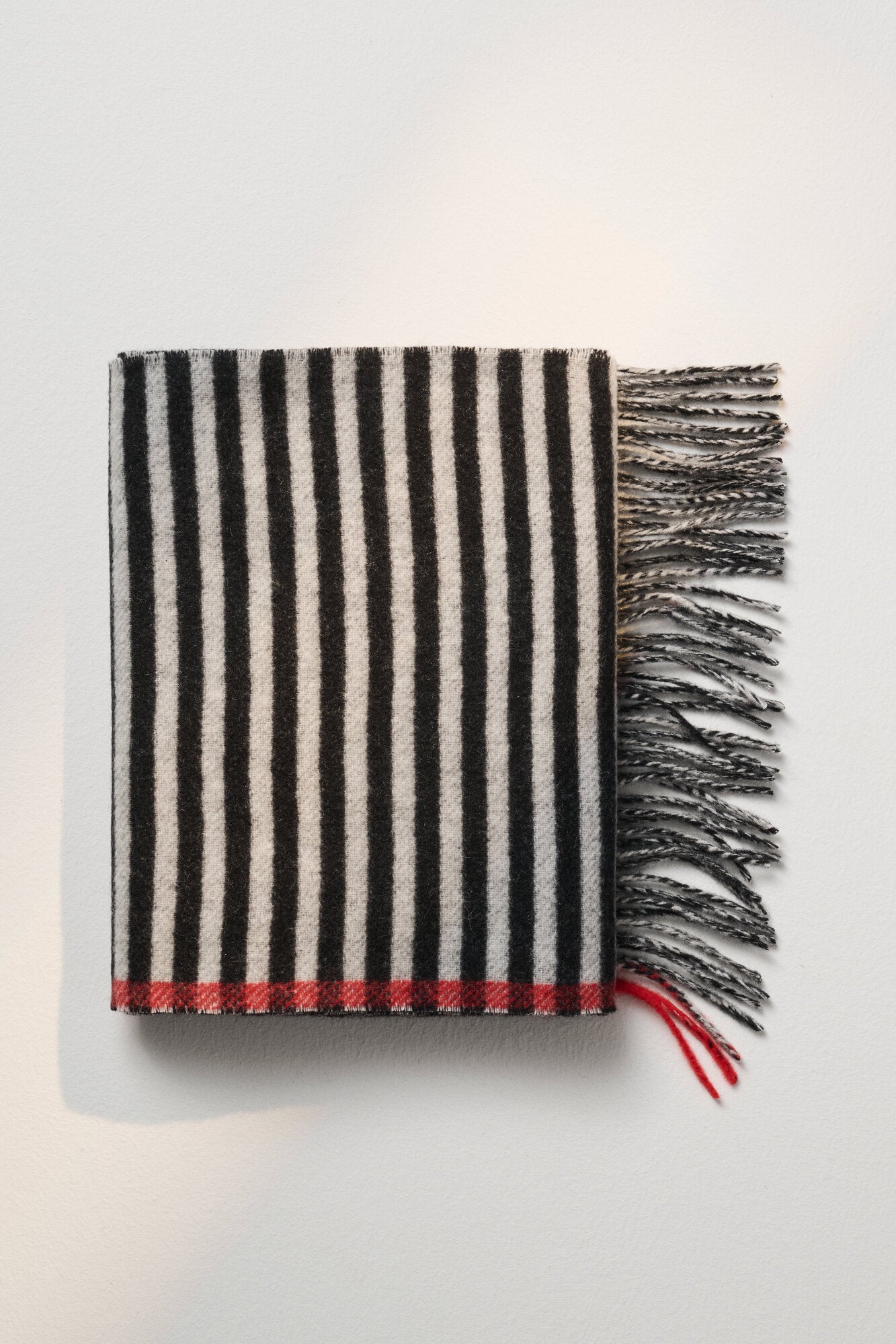Ellen cashmere halstørklæde – sort/hvid