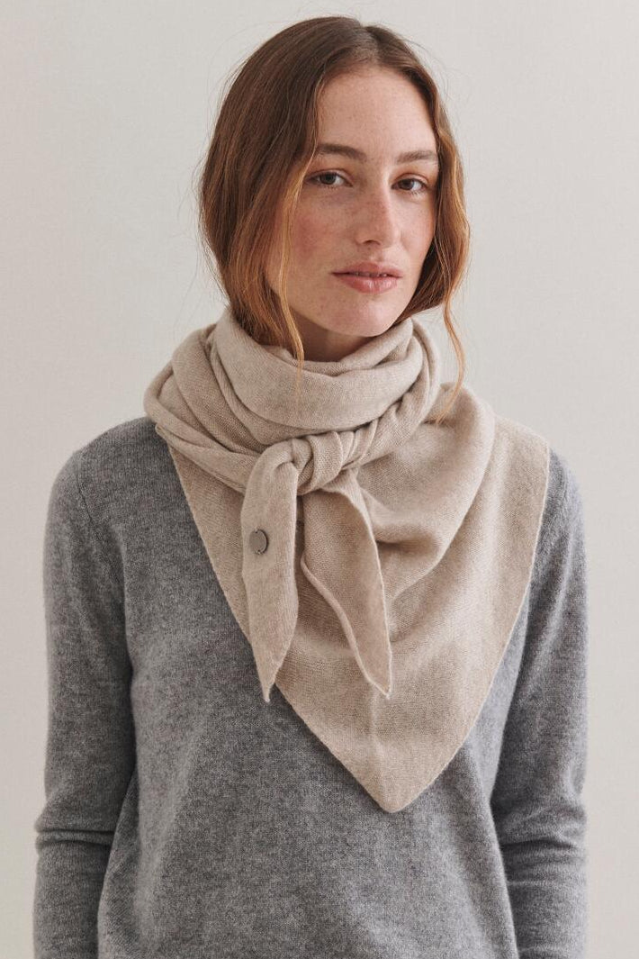 Andrea Triangle Cashmere halstørklæde - Sand Mel