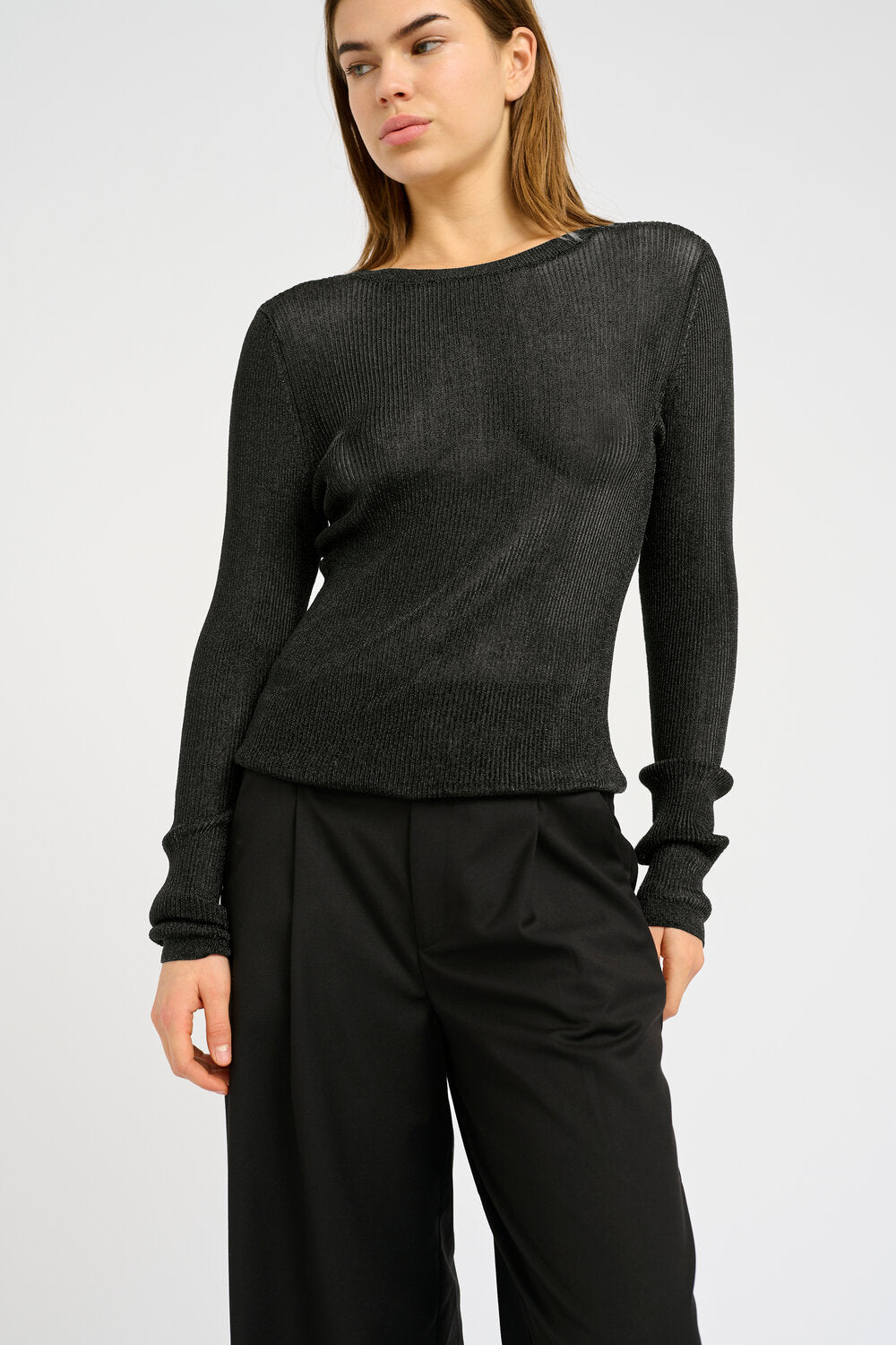 Silvi ls bluse med dyb ryg - sort