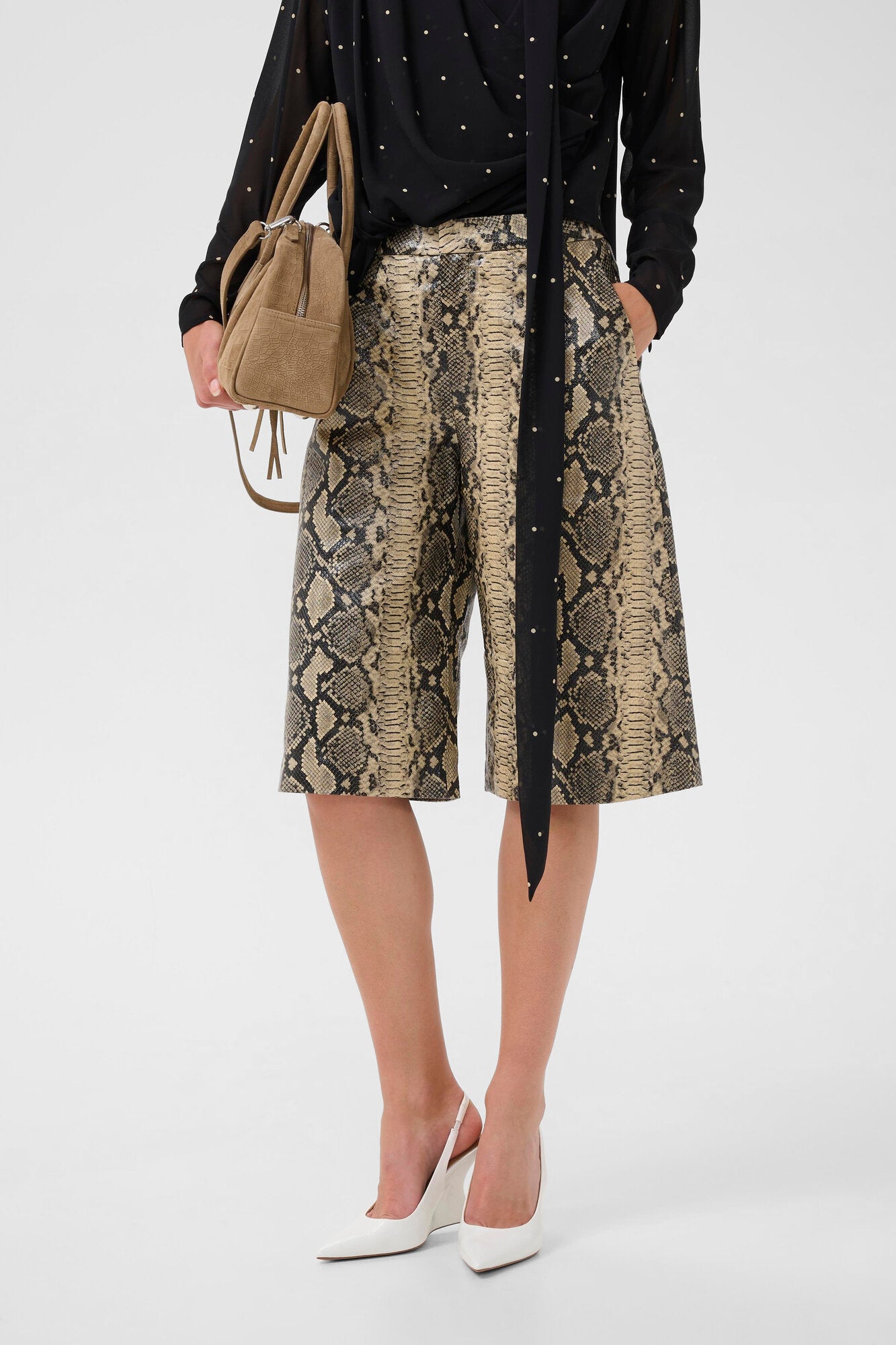 GZallis snake shorts - Pale Khaki Snake