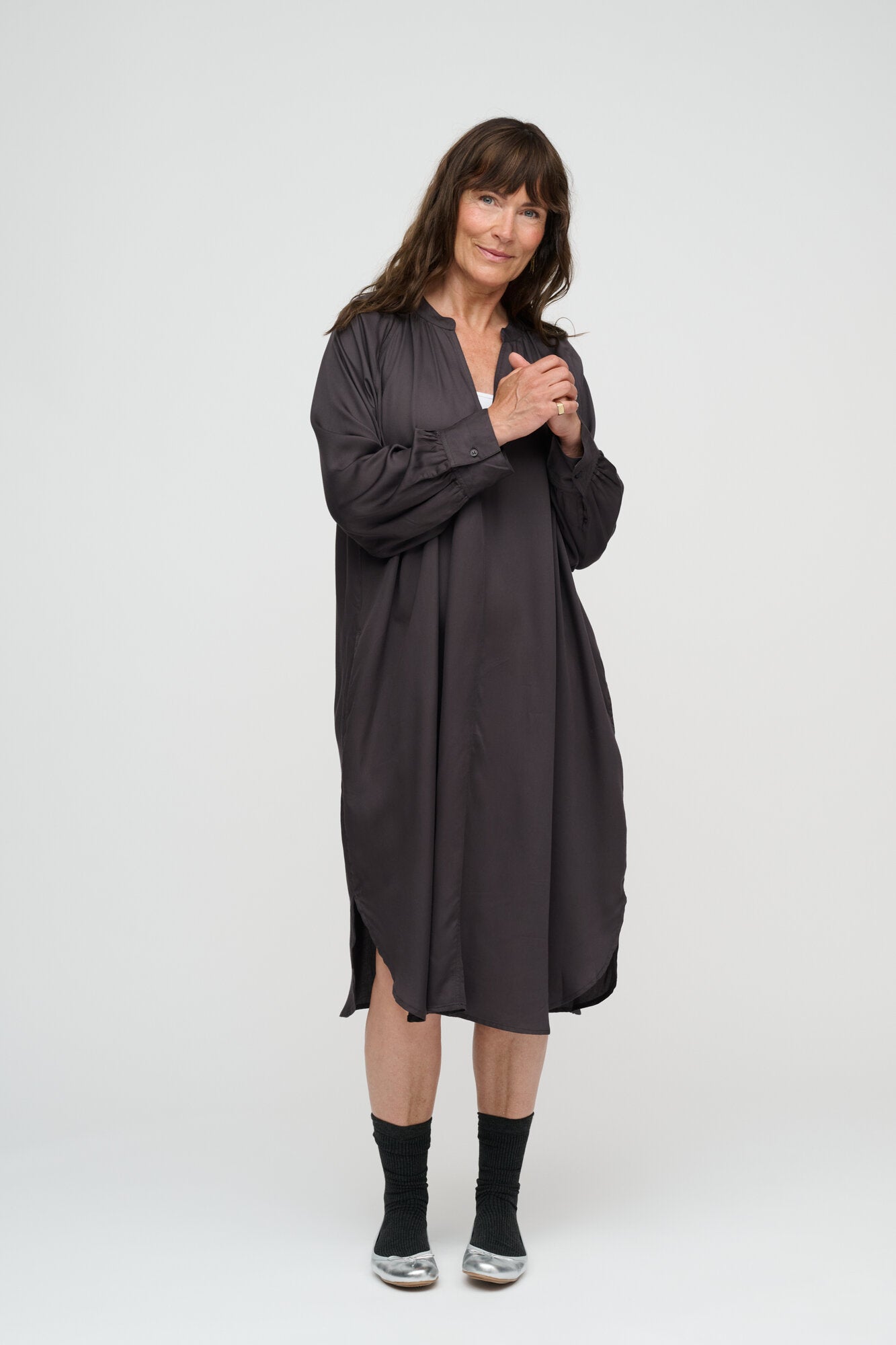 Above Silky midi kjole – Midnight Brown