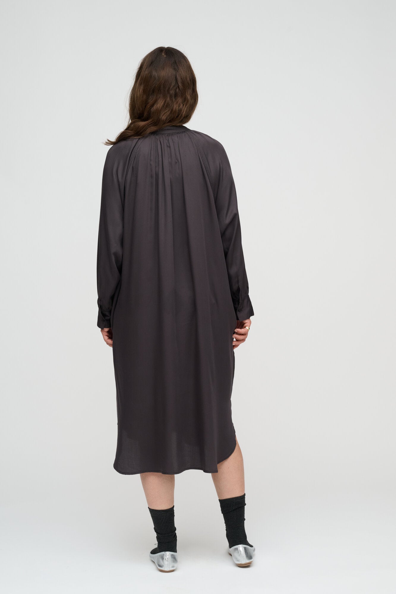 Above Silky midi kjole – Midnight Brown