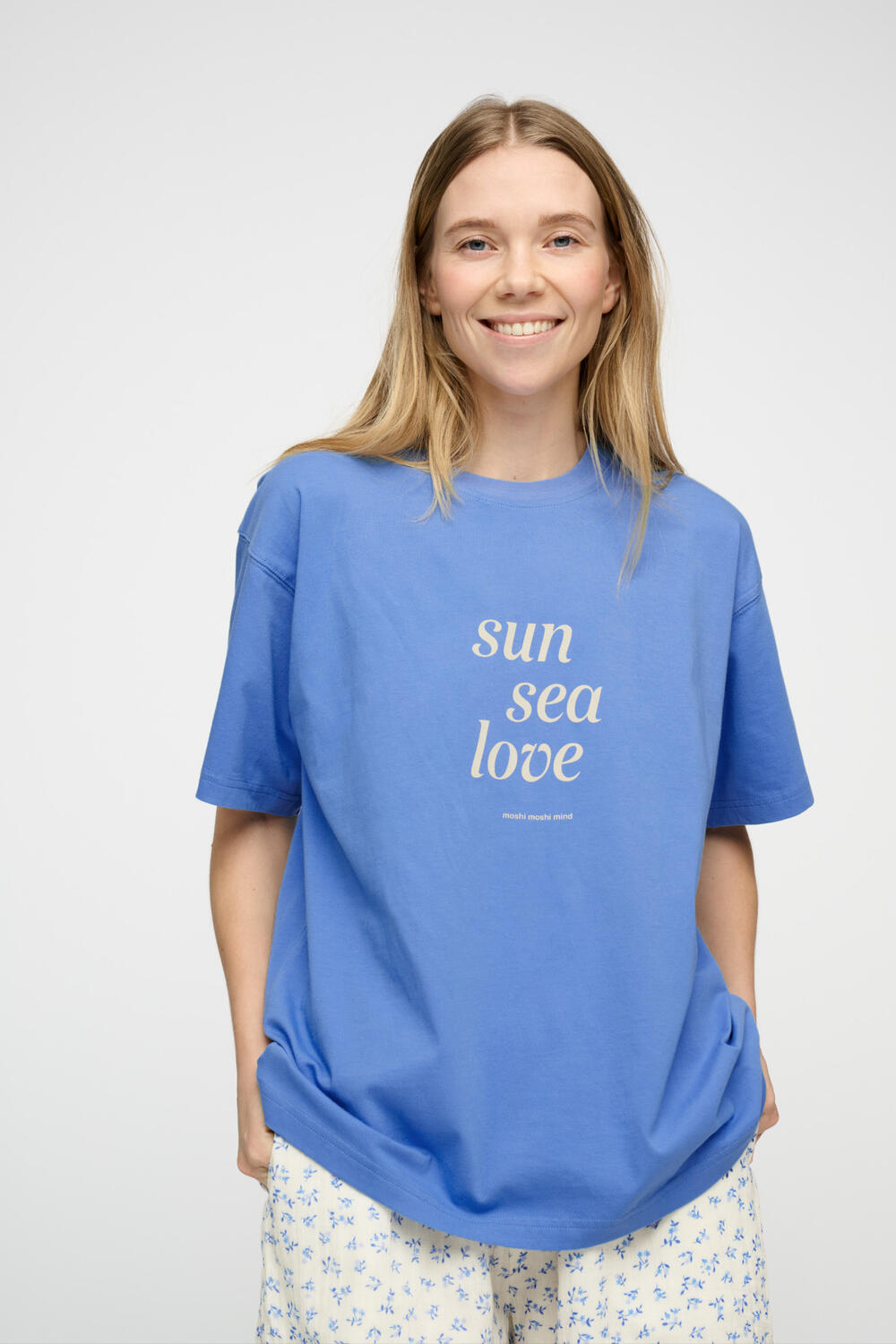 Statement t-shirt - Heaven blue/Ecru
