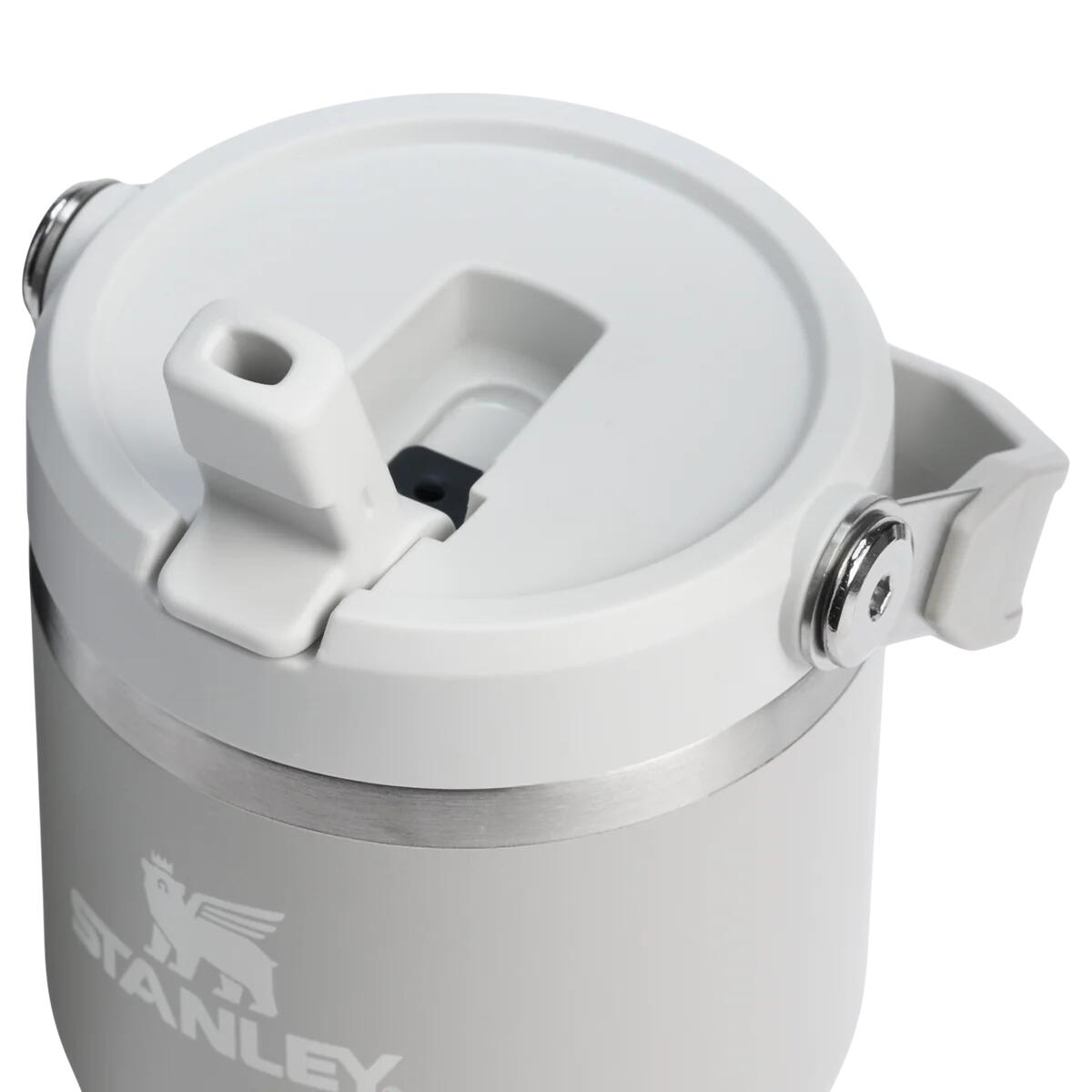 The IceFlow™ Flip Straw 2.0 Tumbler, Ash - 0,6L