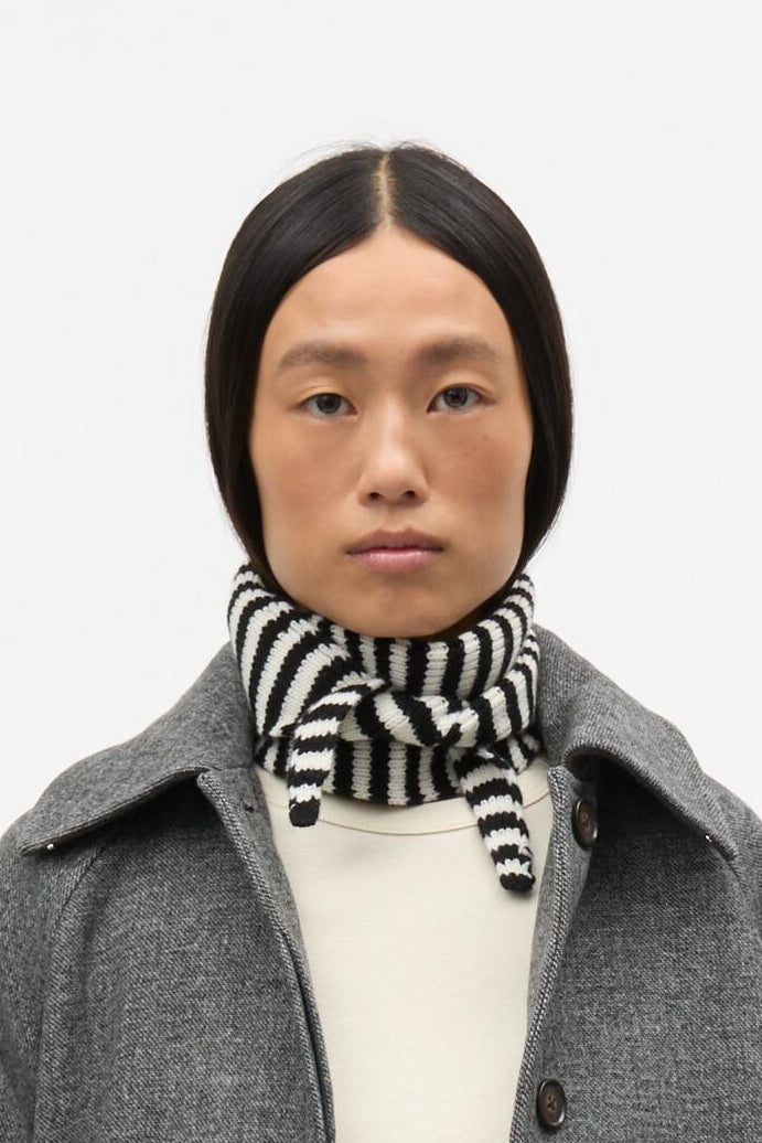 One Wool Momo Stripe tørklæde – Black/Vanilla Ice