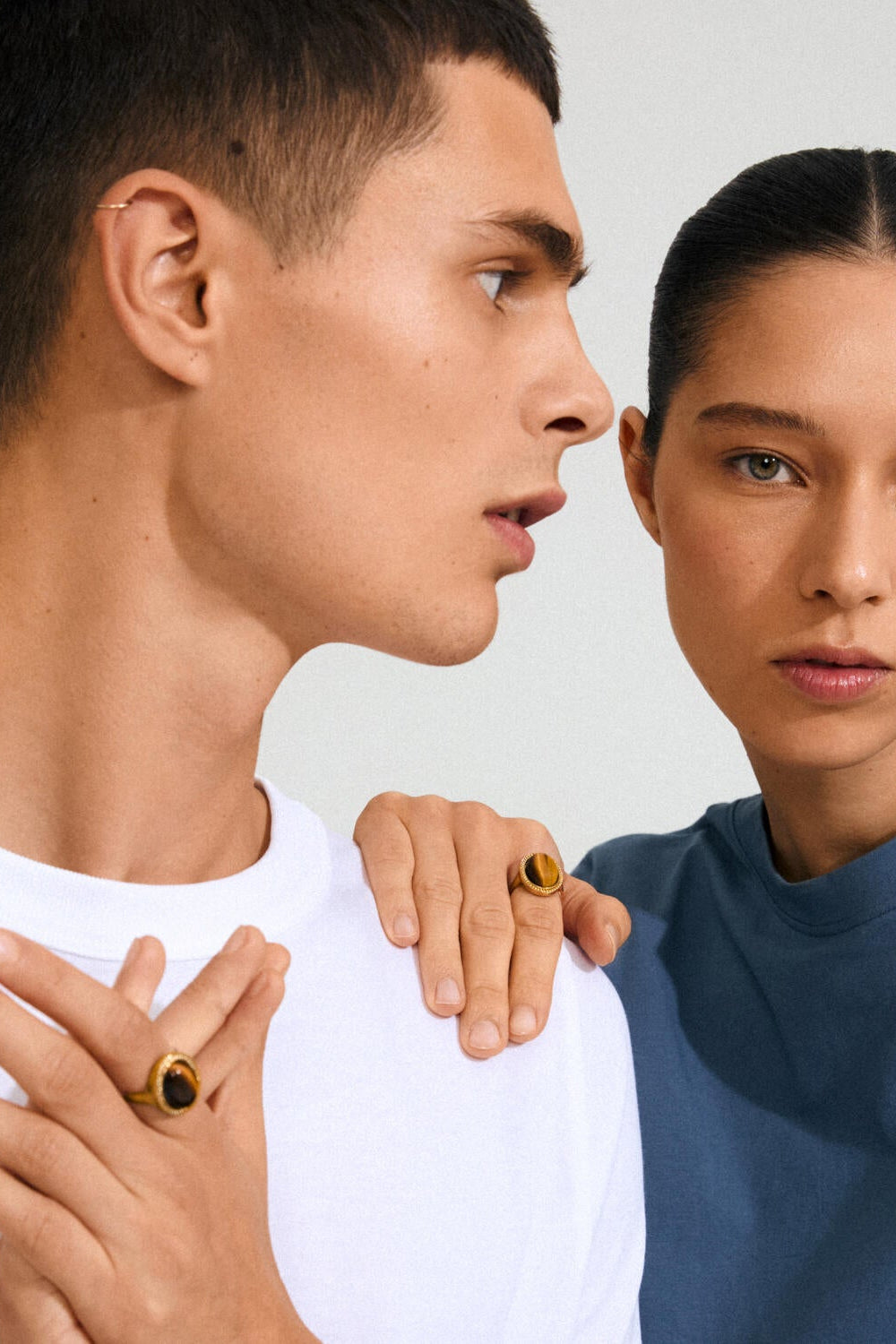 Between ring - forgyldt