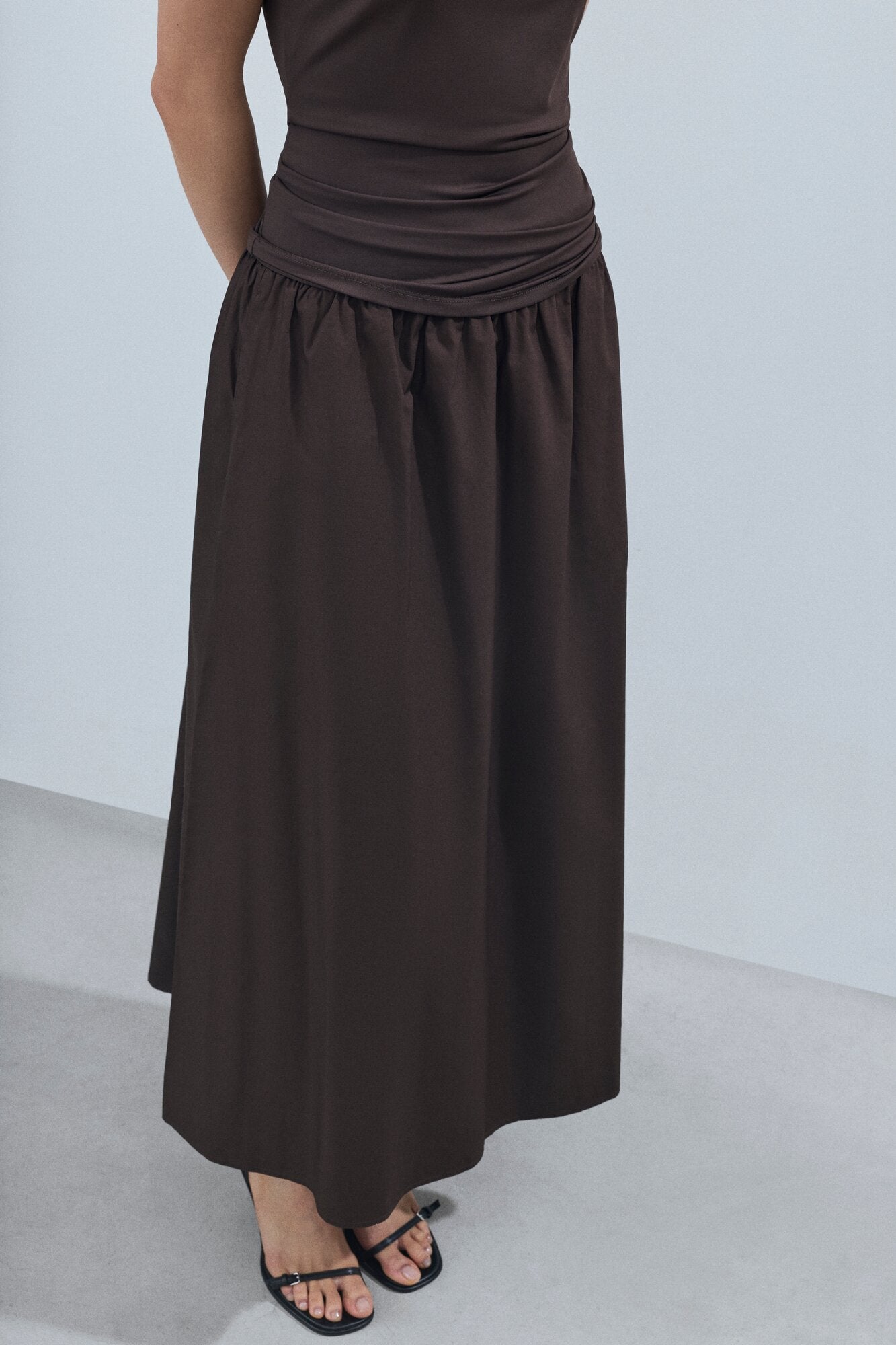Visophie midi nederdel – Coffee Bean
