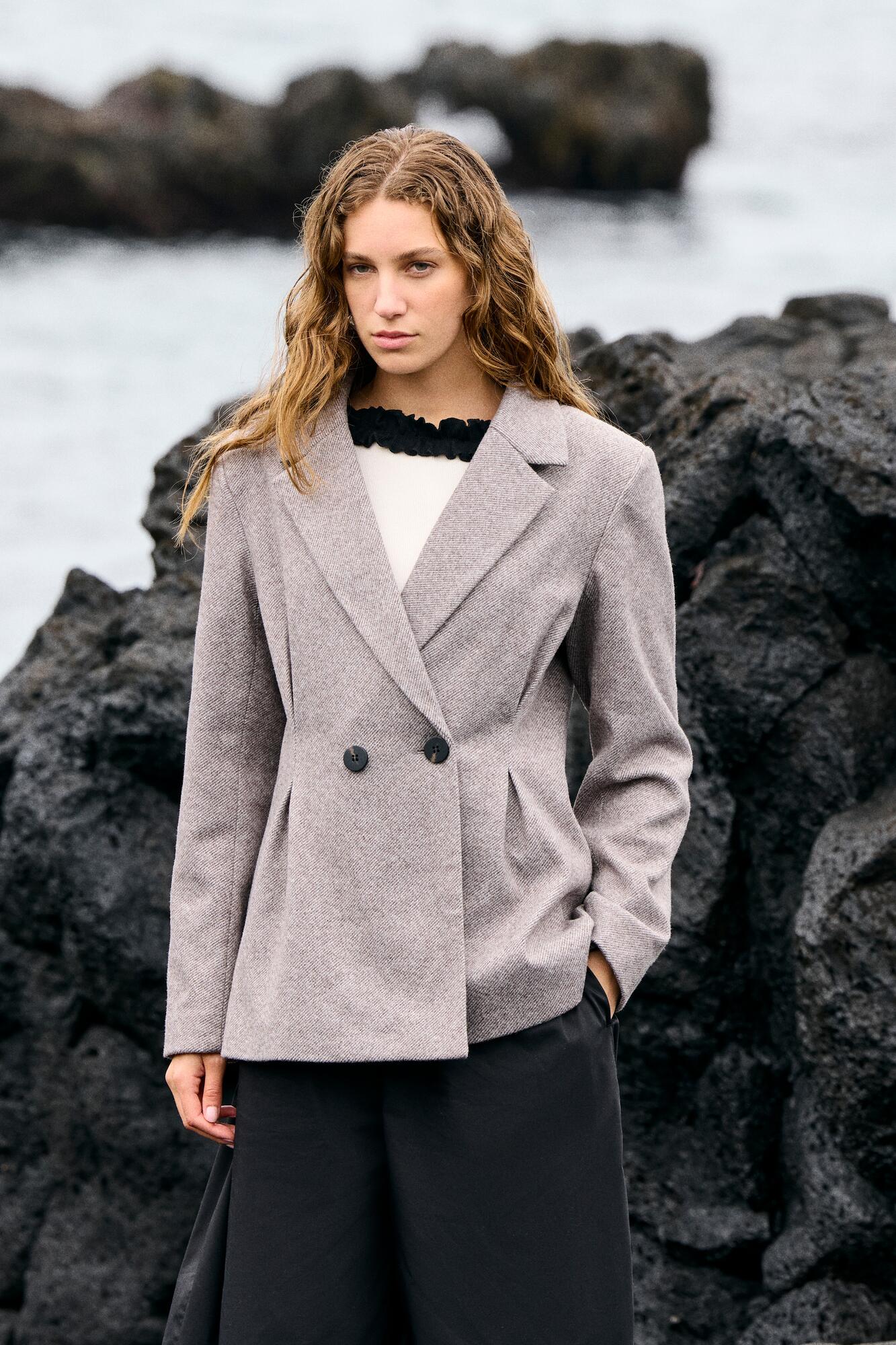 Visolene figursyet blazer – Coffee Bean