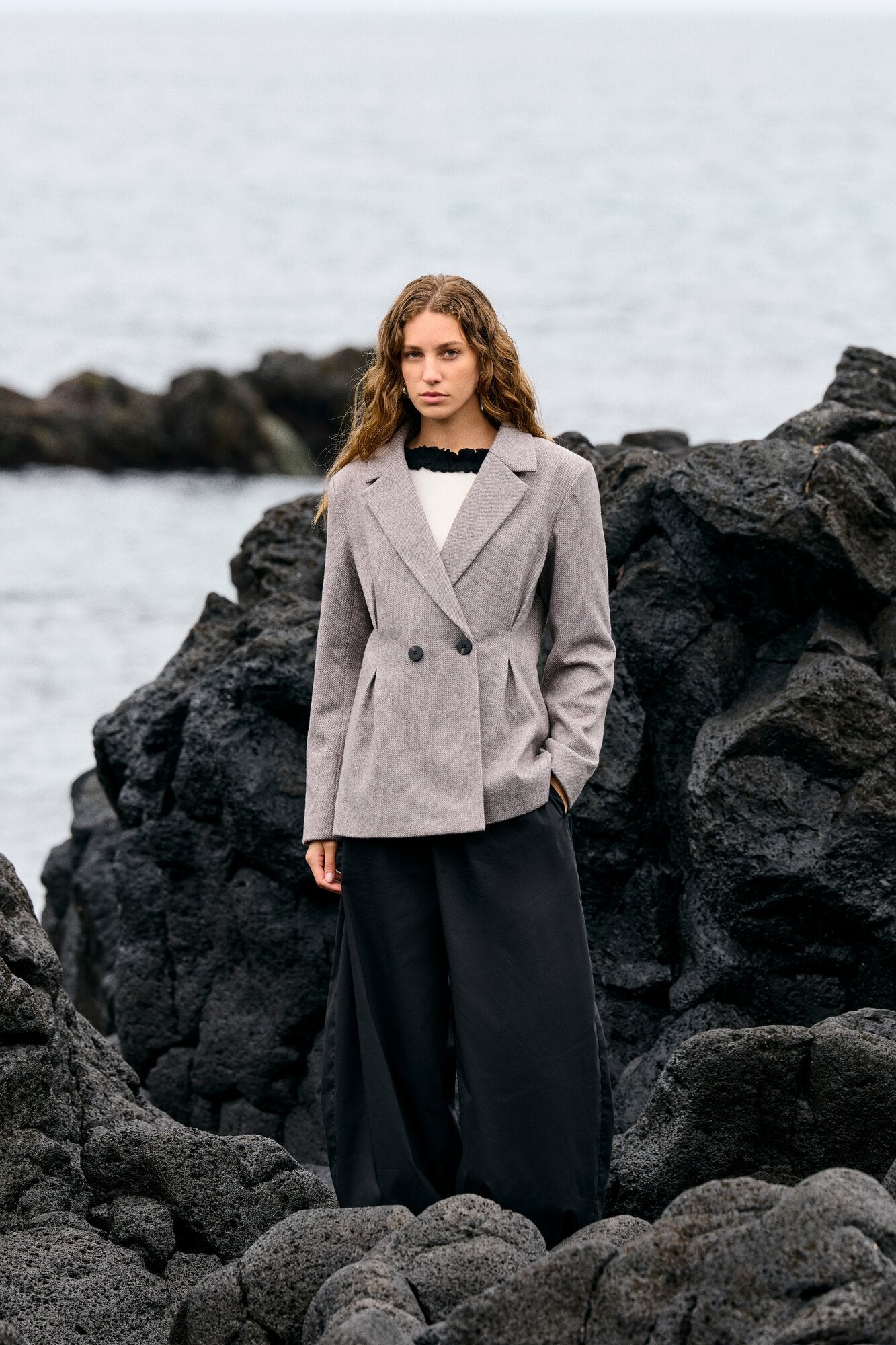 Visolene figursyet blazer – Coffee Bean