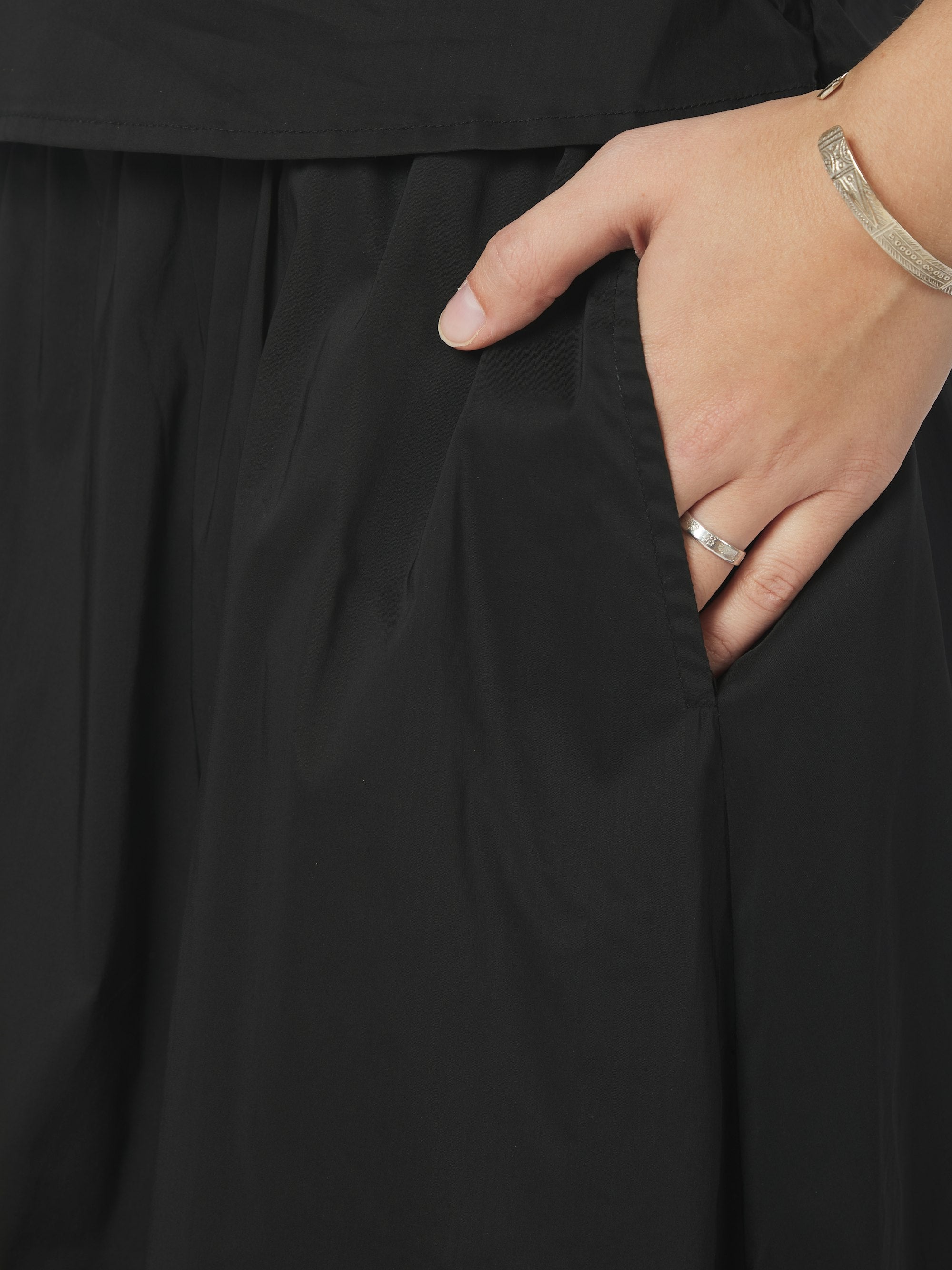 Yara Poplin nederdel - sort