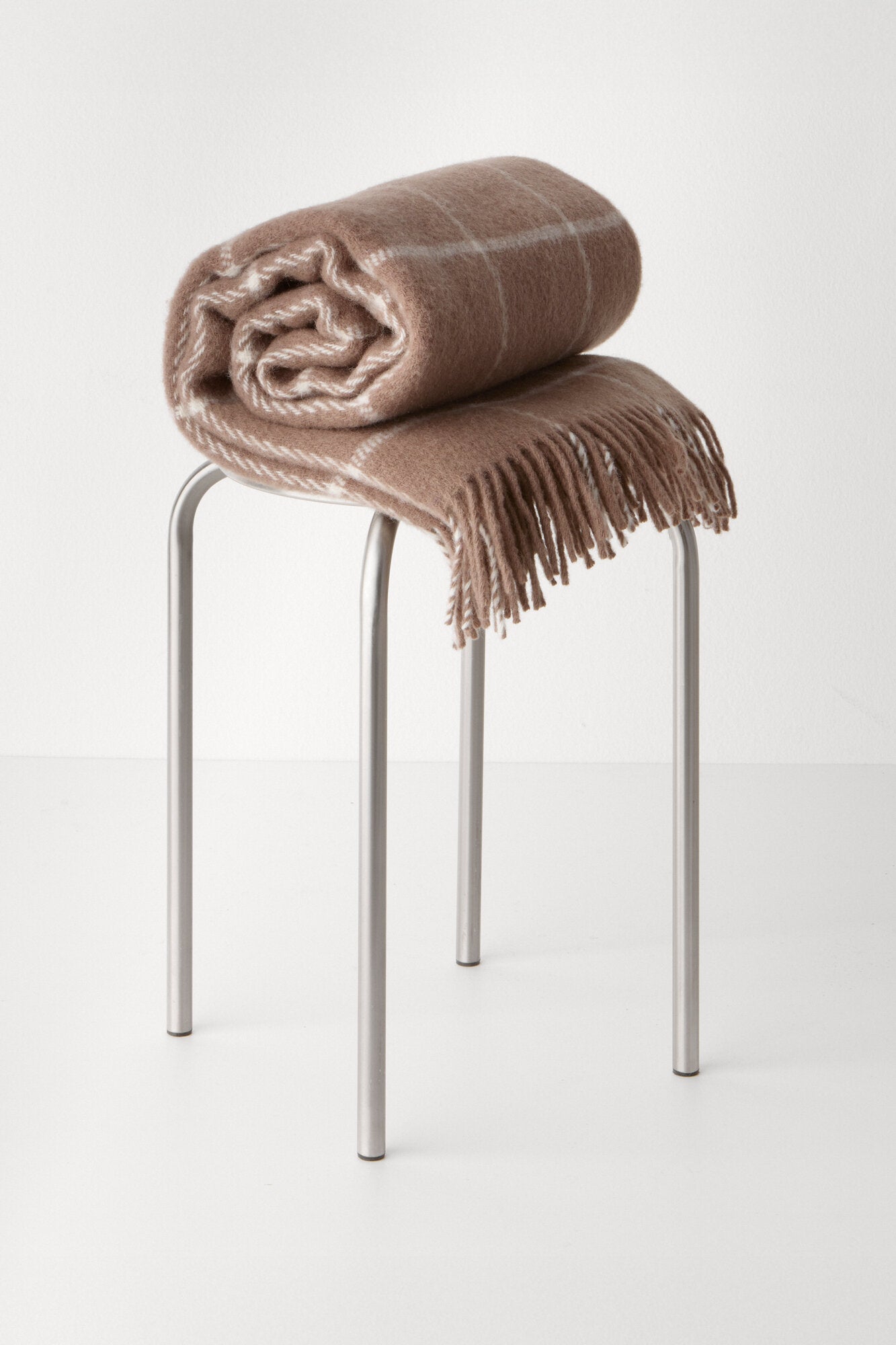 Klara uldtæppe, brun ternet - 130x180 cm.