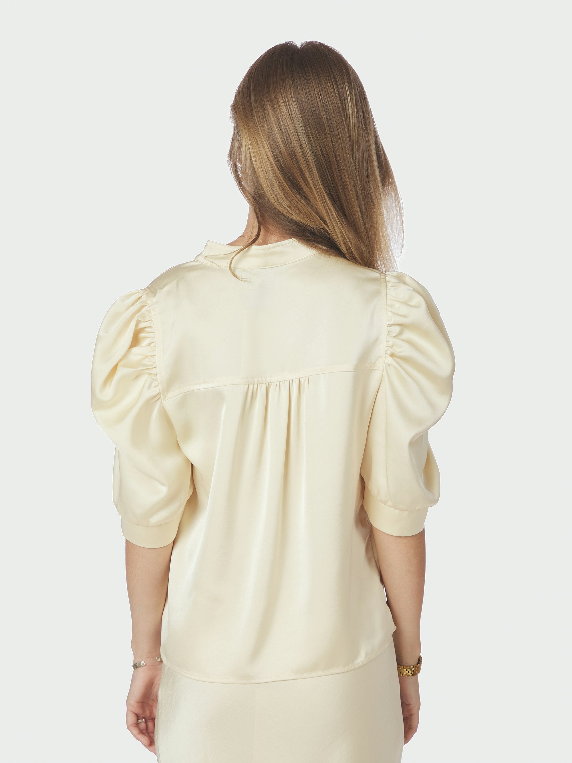 Roella Heavy Sateen bluse - lysegul