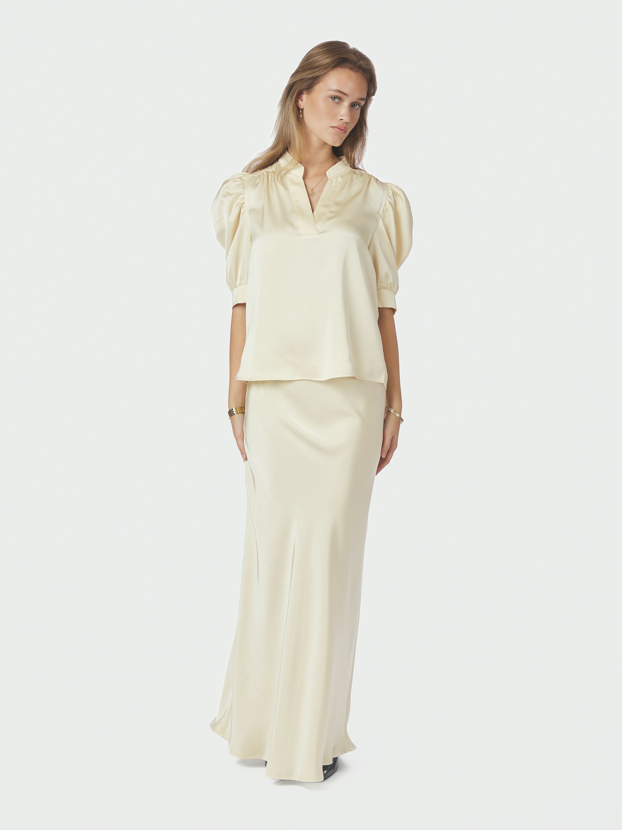 Roella Heavy Sateen bluse - lysegul