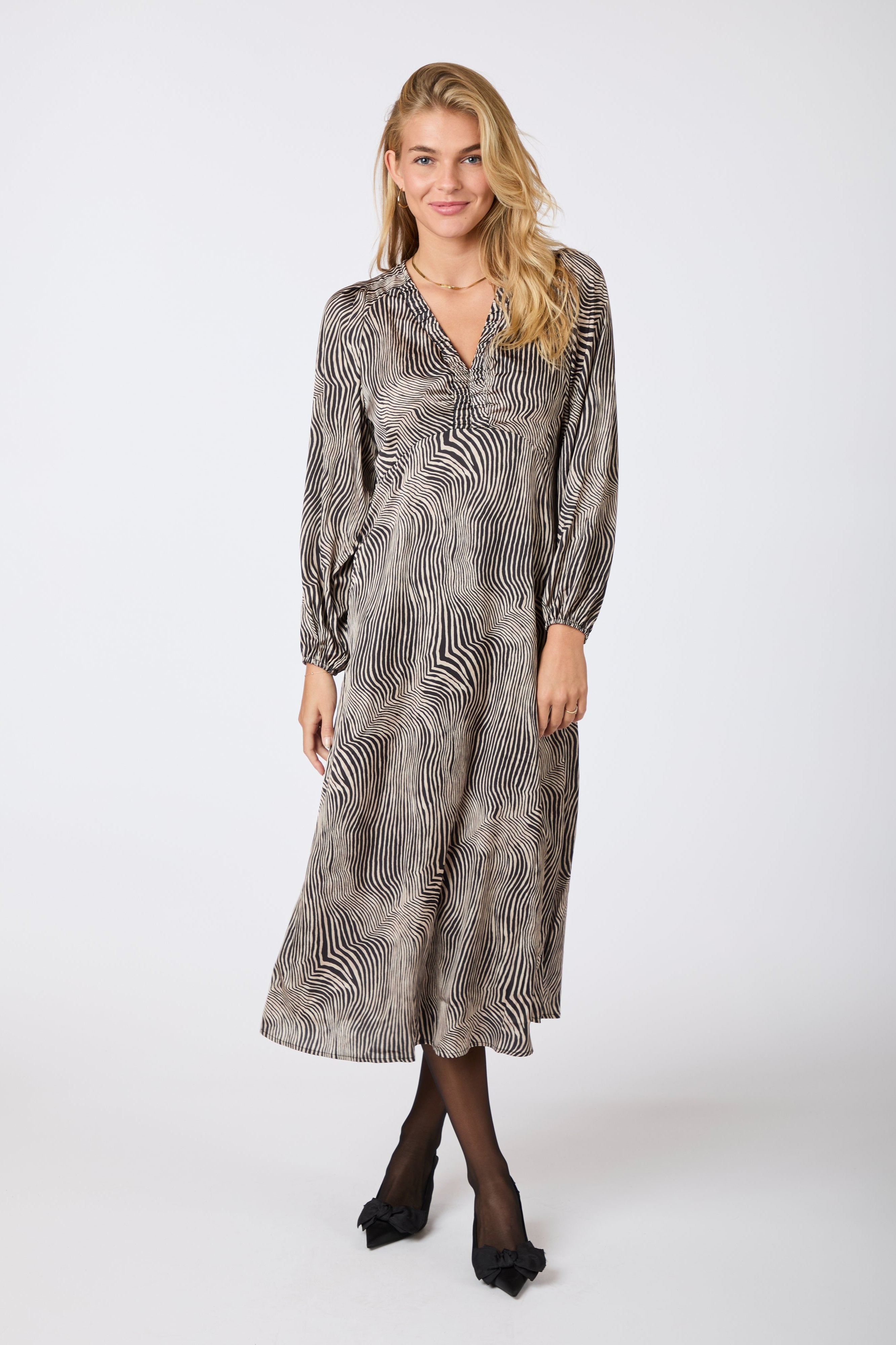 Isobel Floating Wave kjole - Dark Sand