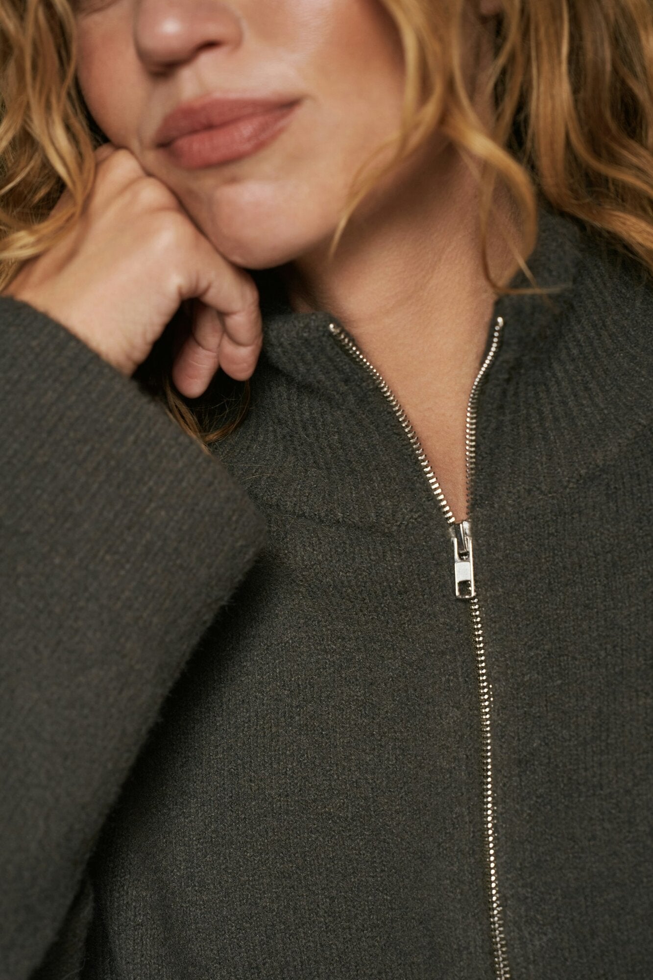 Asley Zip cardigan - Moss Green