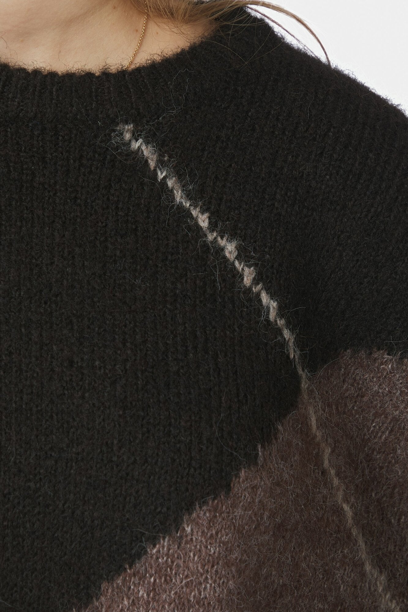 Inga Check Fluff striktrøje - Dark Brown