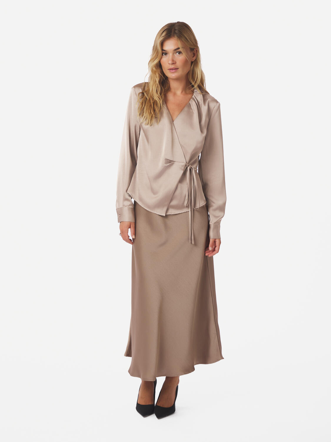 Caprina Heavy Sateen bluse - Dark Taupe