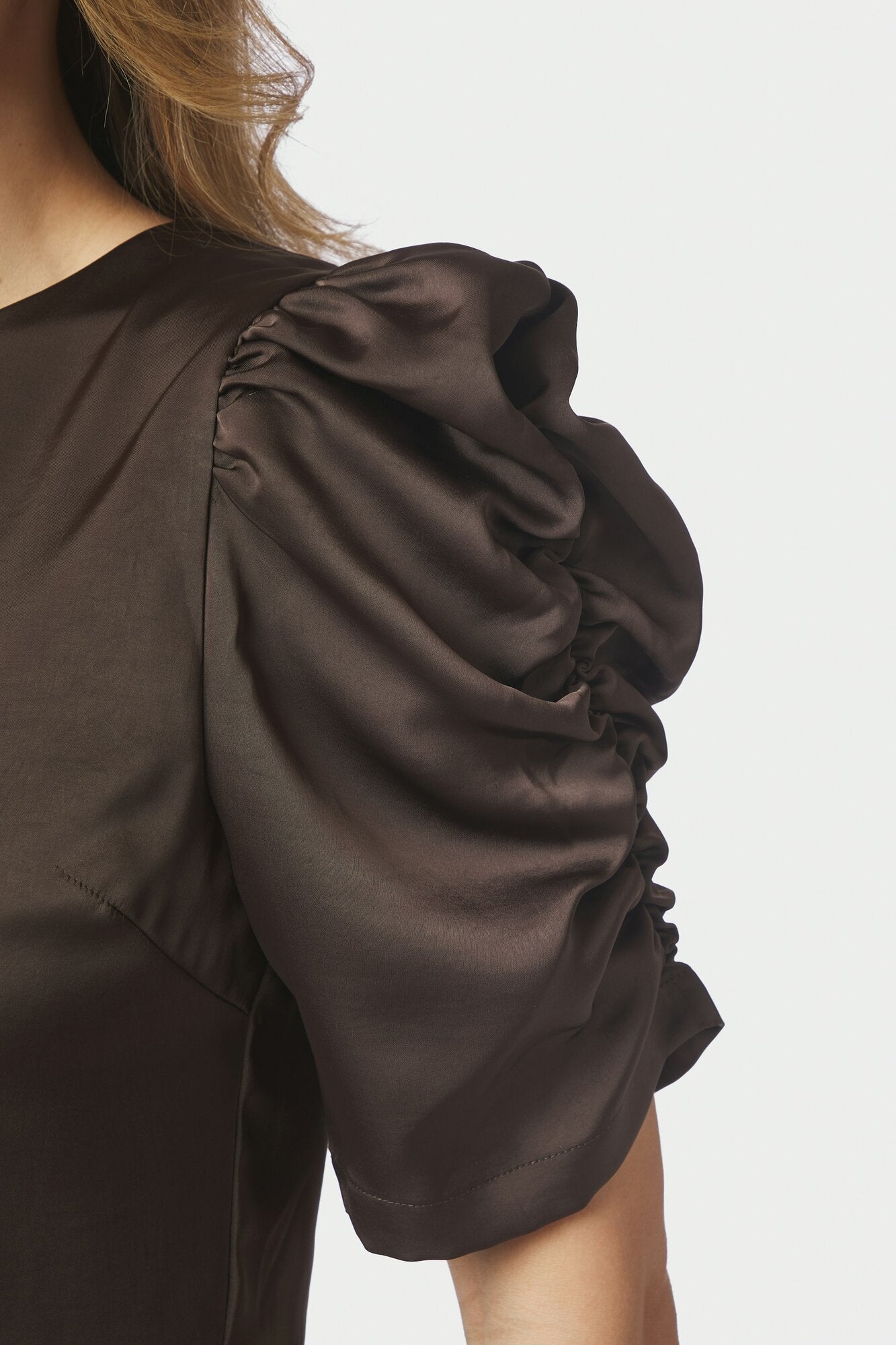 Benua Heavy Sateen bluse - Dark Brown