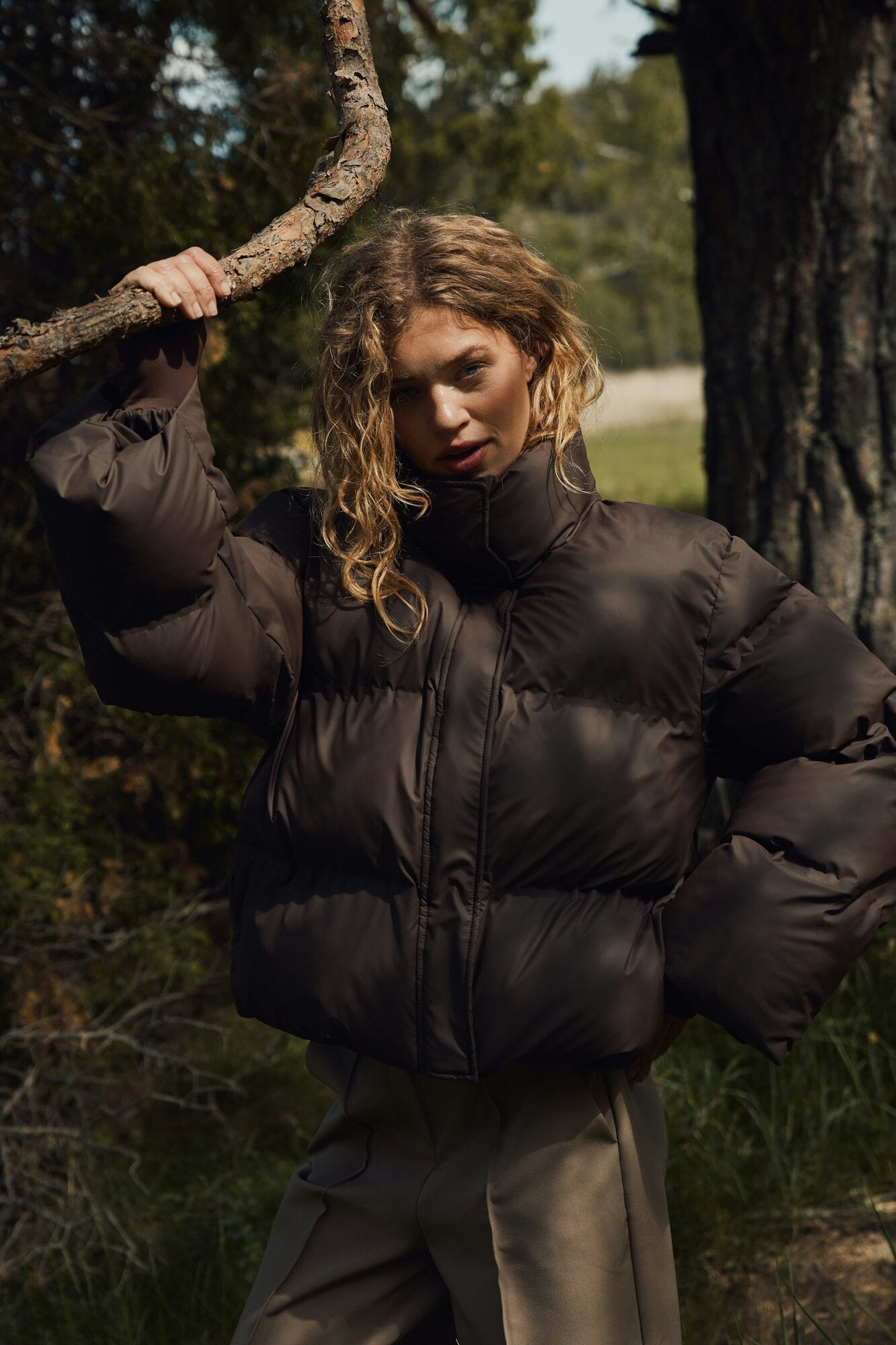 Rhea C Puffer dunjakke – Dark Brown