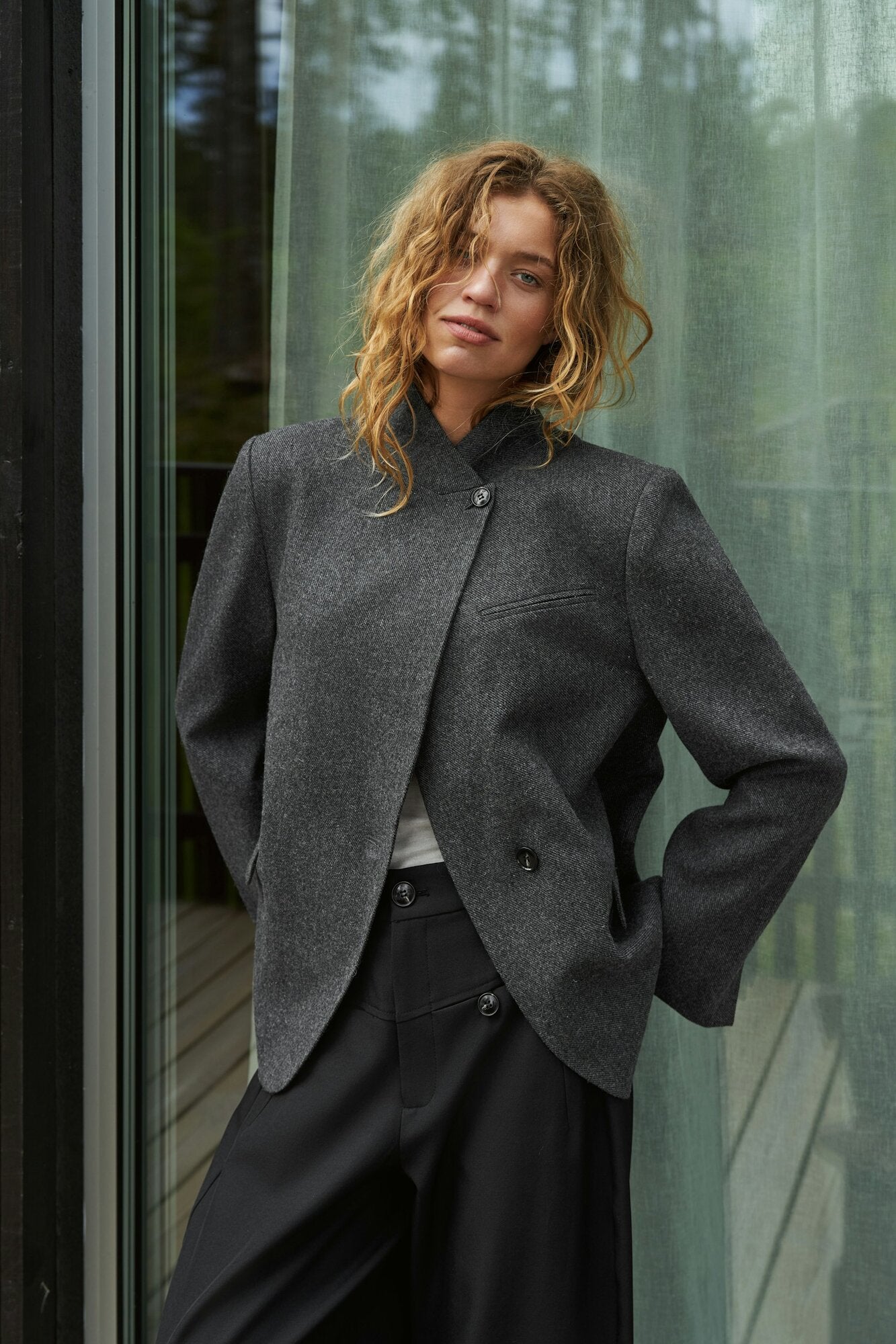 Nerine Structure Twill oversized blazer – Antracit