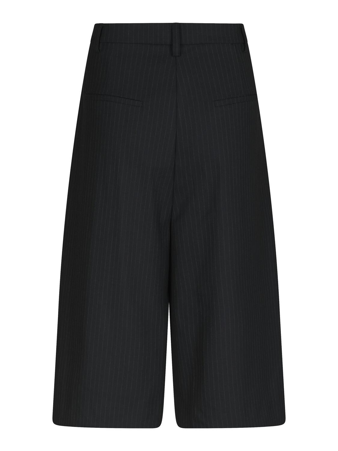 Rima Slim Pinstripe shorts - Dark Navy