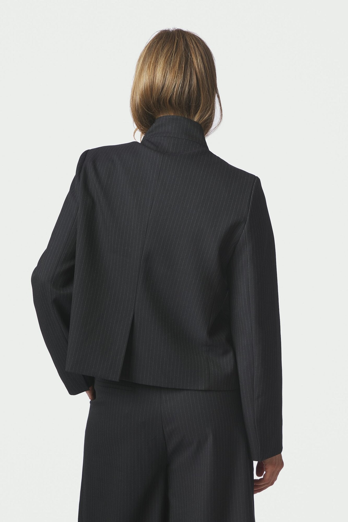 Tiria Slim Pinstripe blazer - Dark Navy