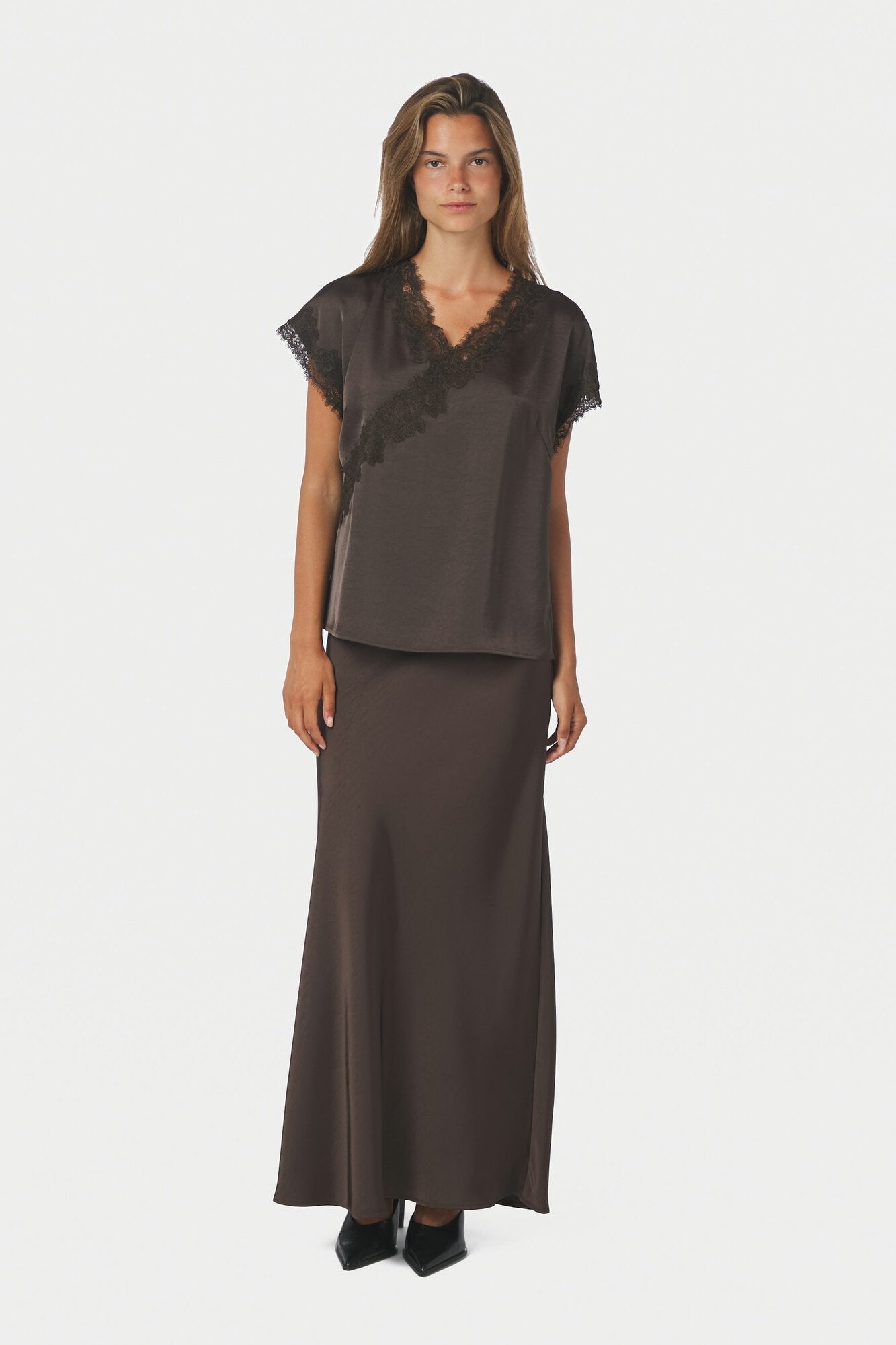 Benera Heavy Sateen blondebluse – Dark Brown