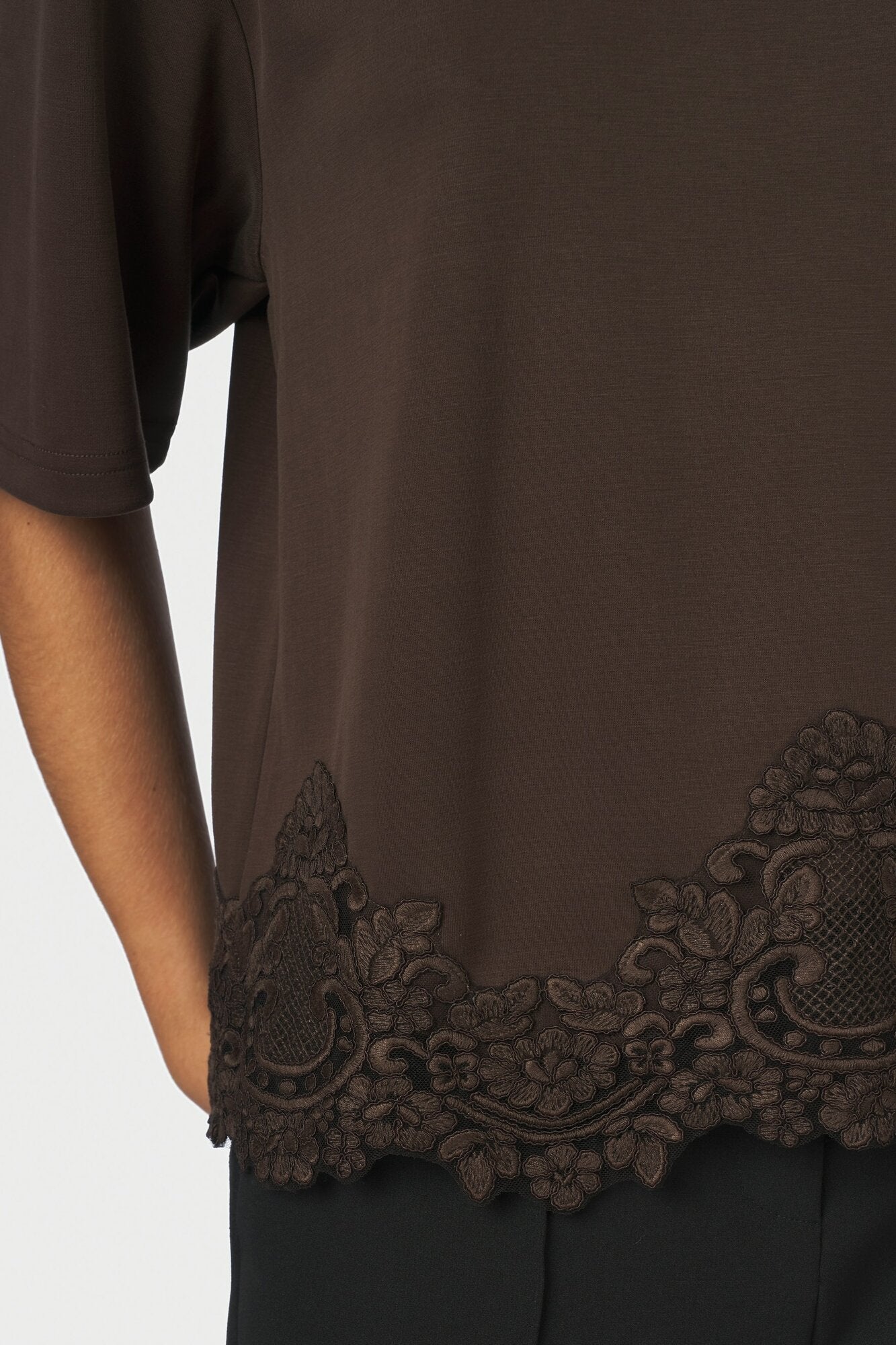 Iria Lace t-shirt – Brown