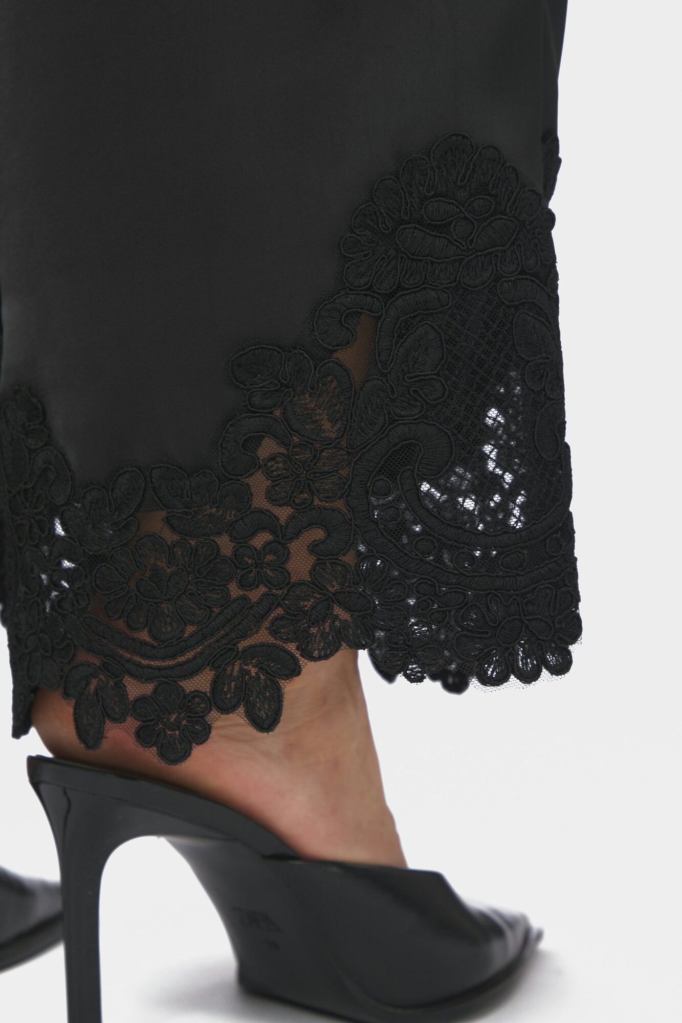 Emery Heavy Sateen Lace habitbukser – Black