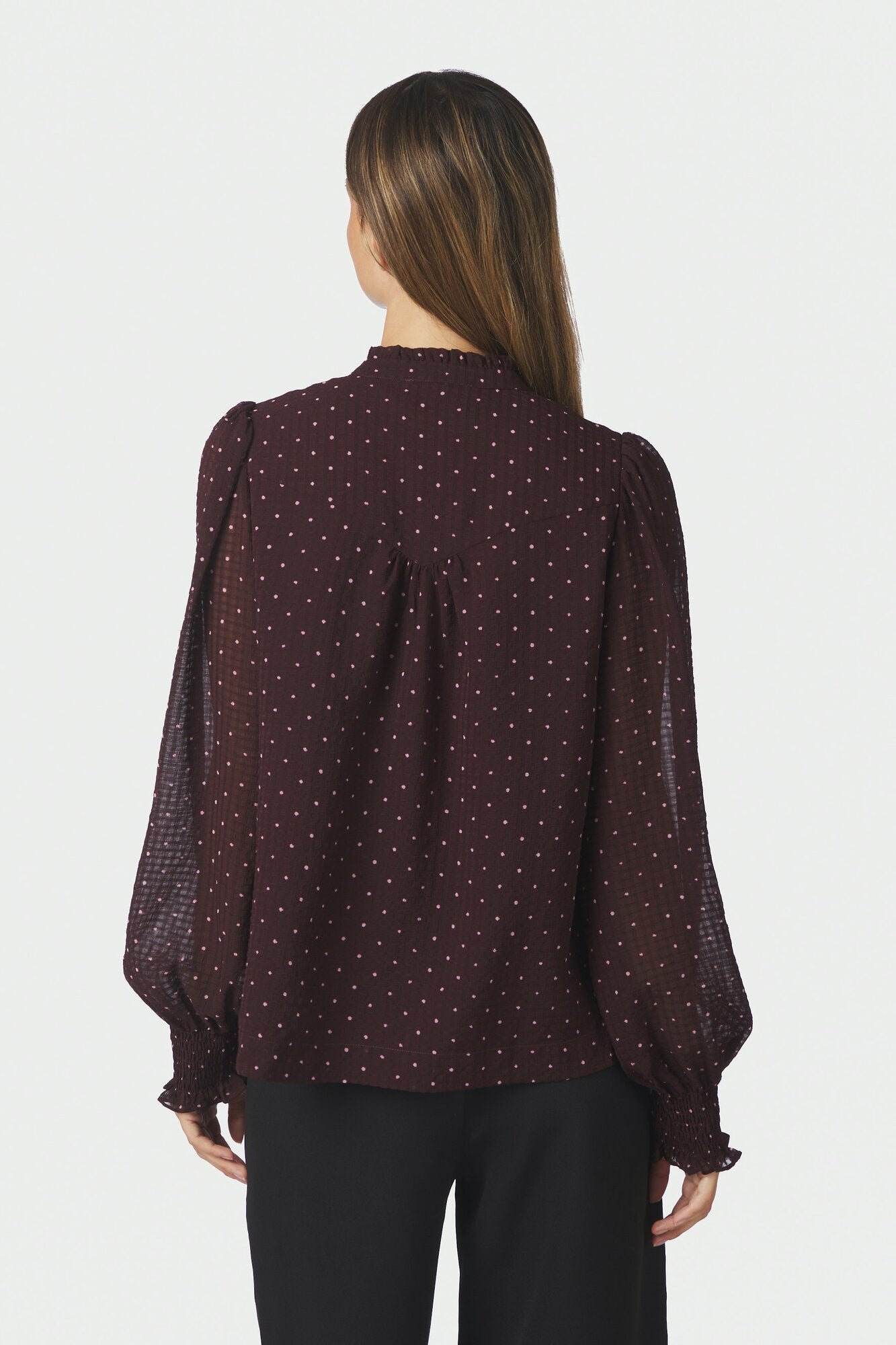 Astrida Dotted bluse med pufærmer – Burgundy