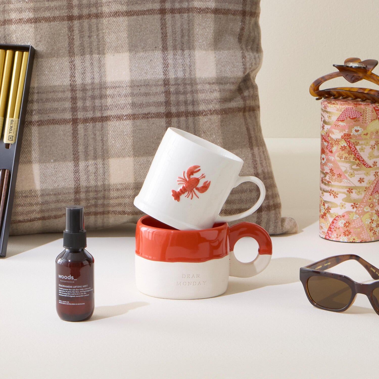 Dear Monday krus, rød - 300ml