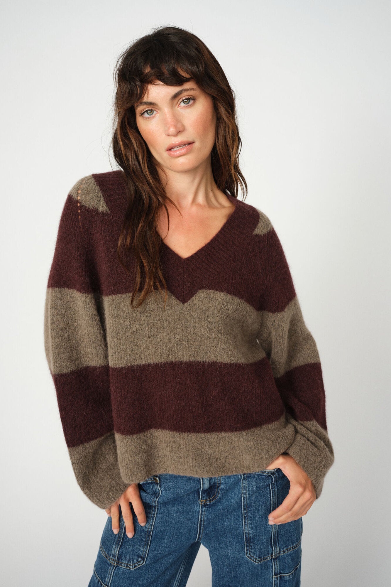 Taci Stripe V-Neck strik - Fudge