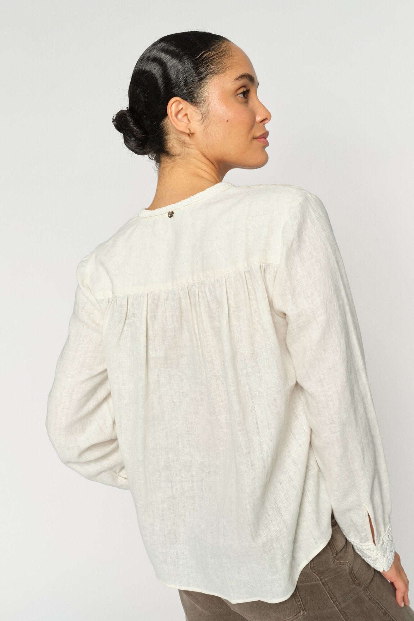 Evanda bluse – Ecru