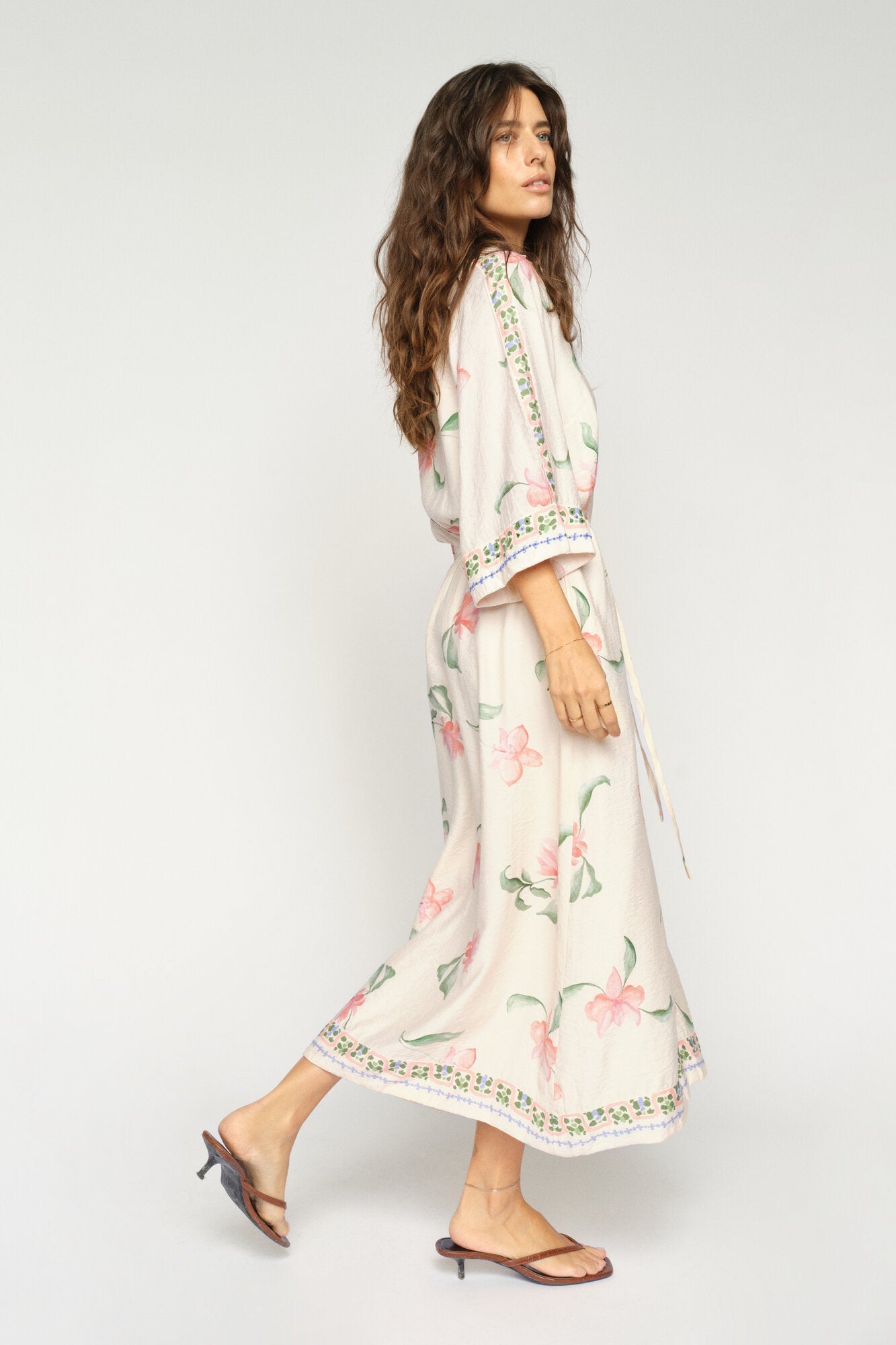 Bunno Big Orchid midi kjole – Ecru