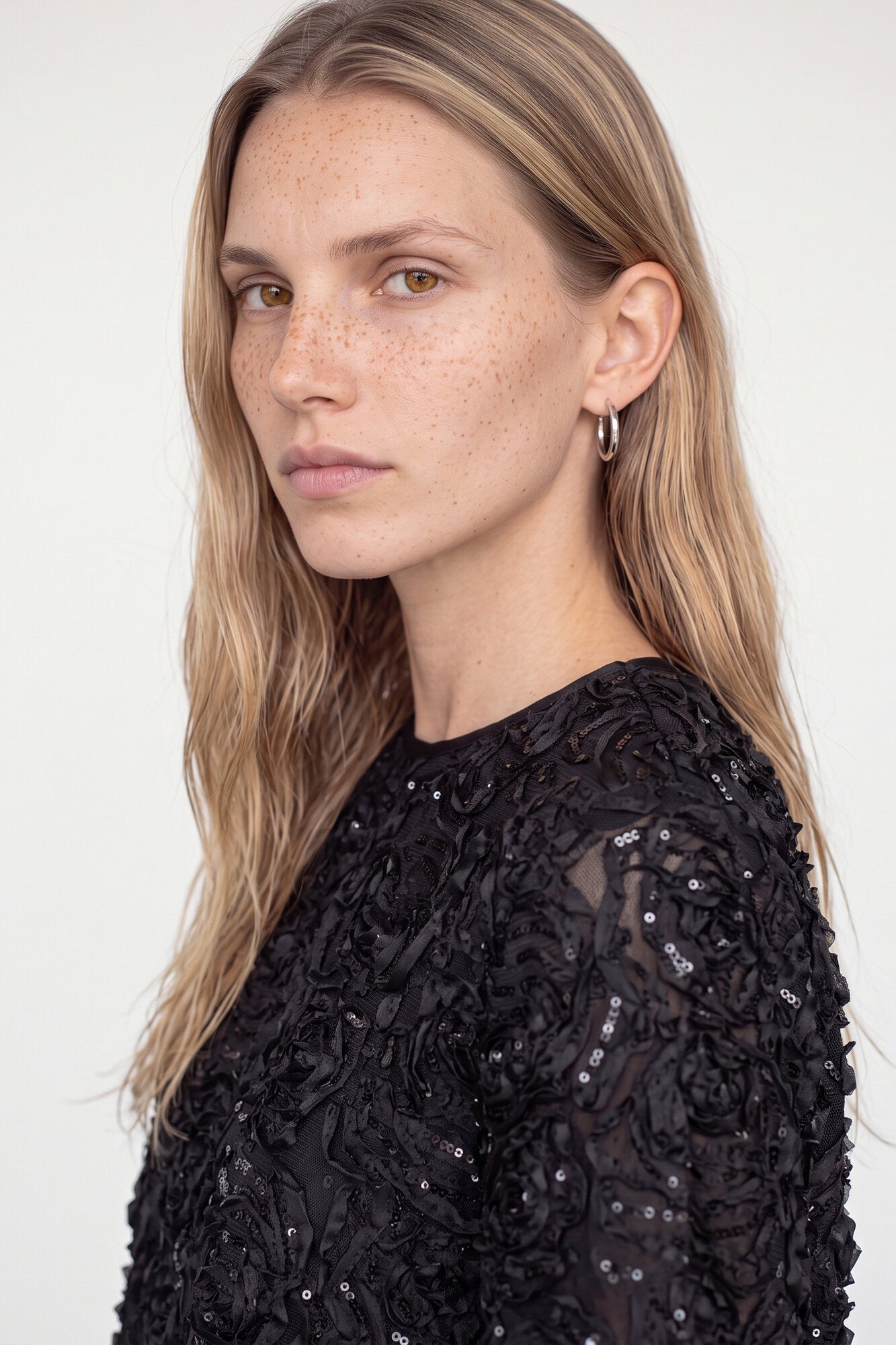 Reya Sequins Back glimmertop – sort