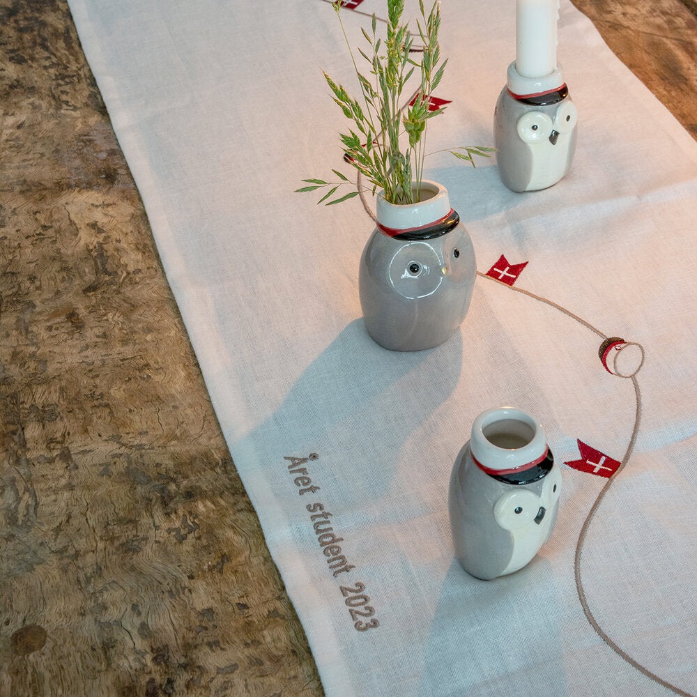 Bordløber med rød studenterhue - 35x160cm