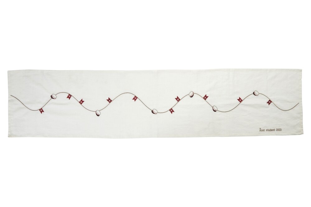 Bordløber med rød studenterhue - 35x160cm