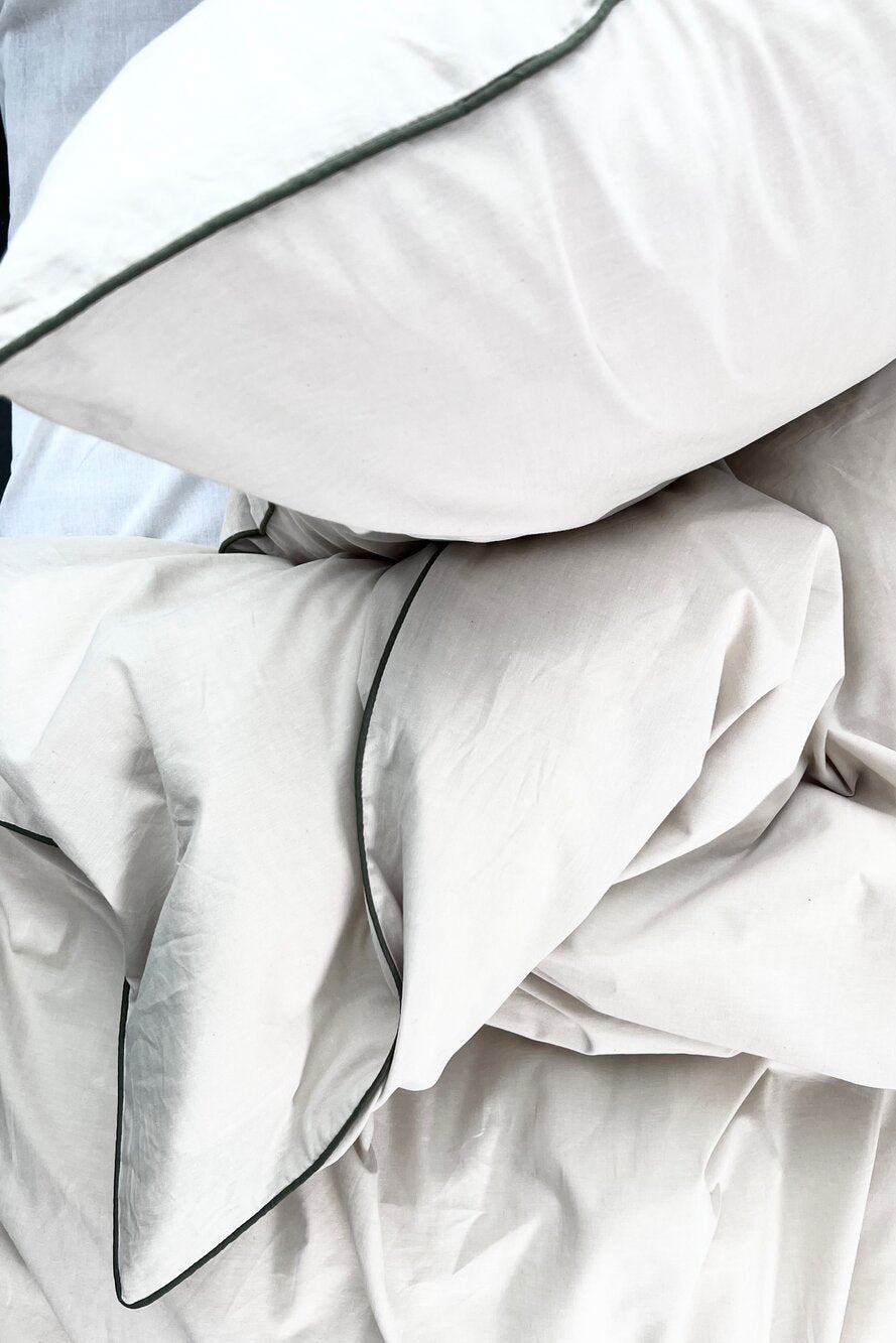 Chambre sengetøj med Piping - Sand/oliven piping