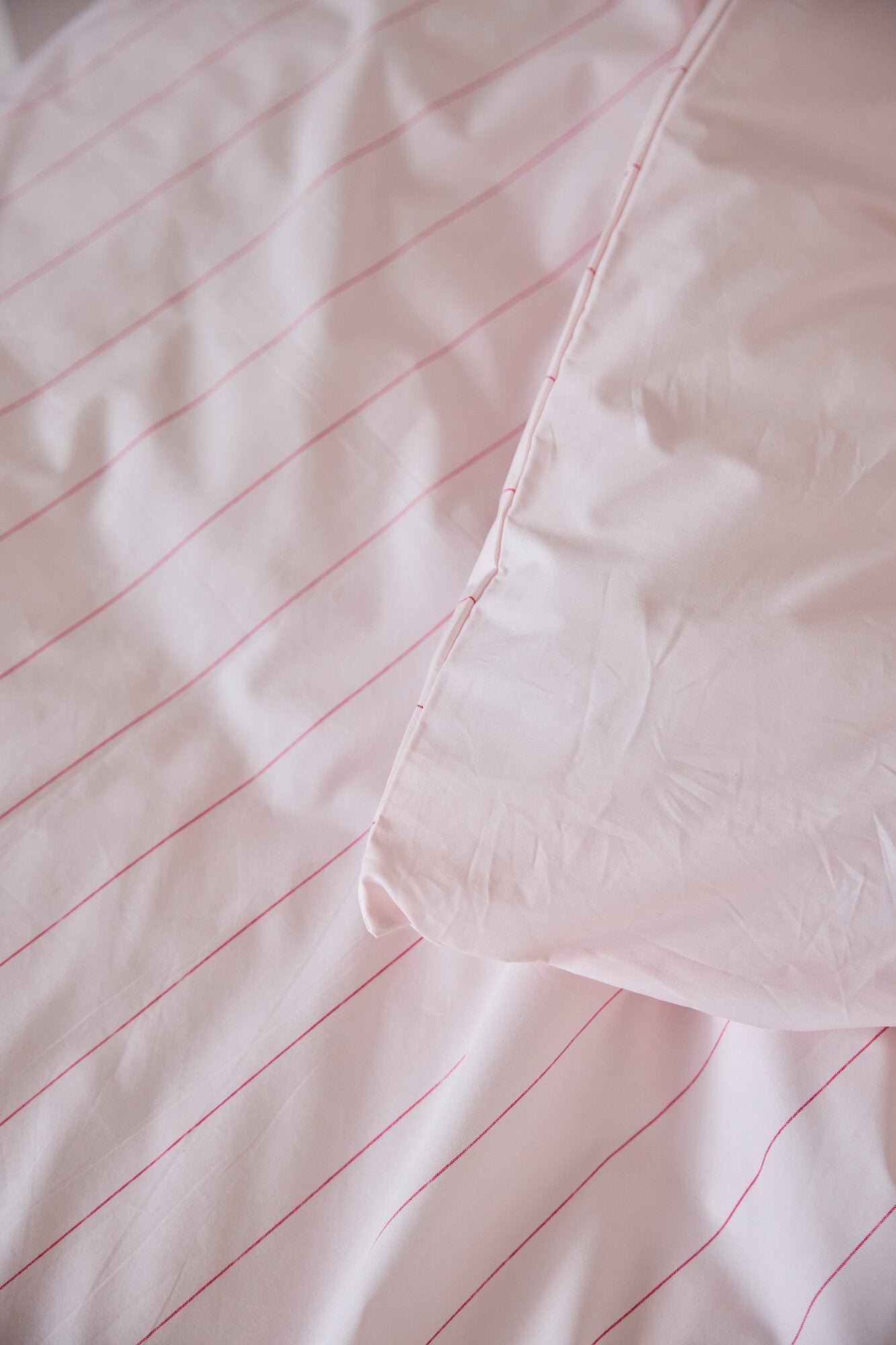 Needle stripe sengesæt – Rosa