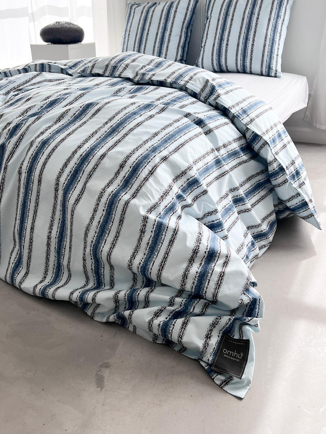 x Mads Barfod Streamline sengesæt, 140x220 cm - lyseblå