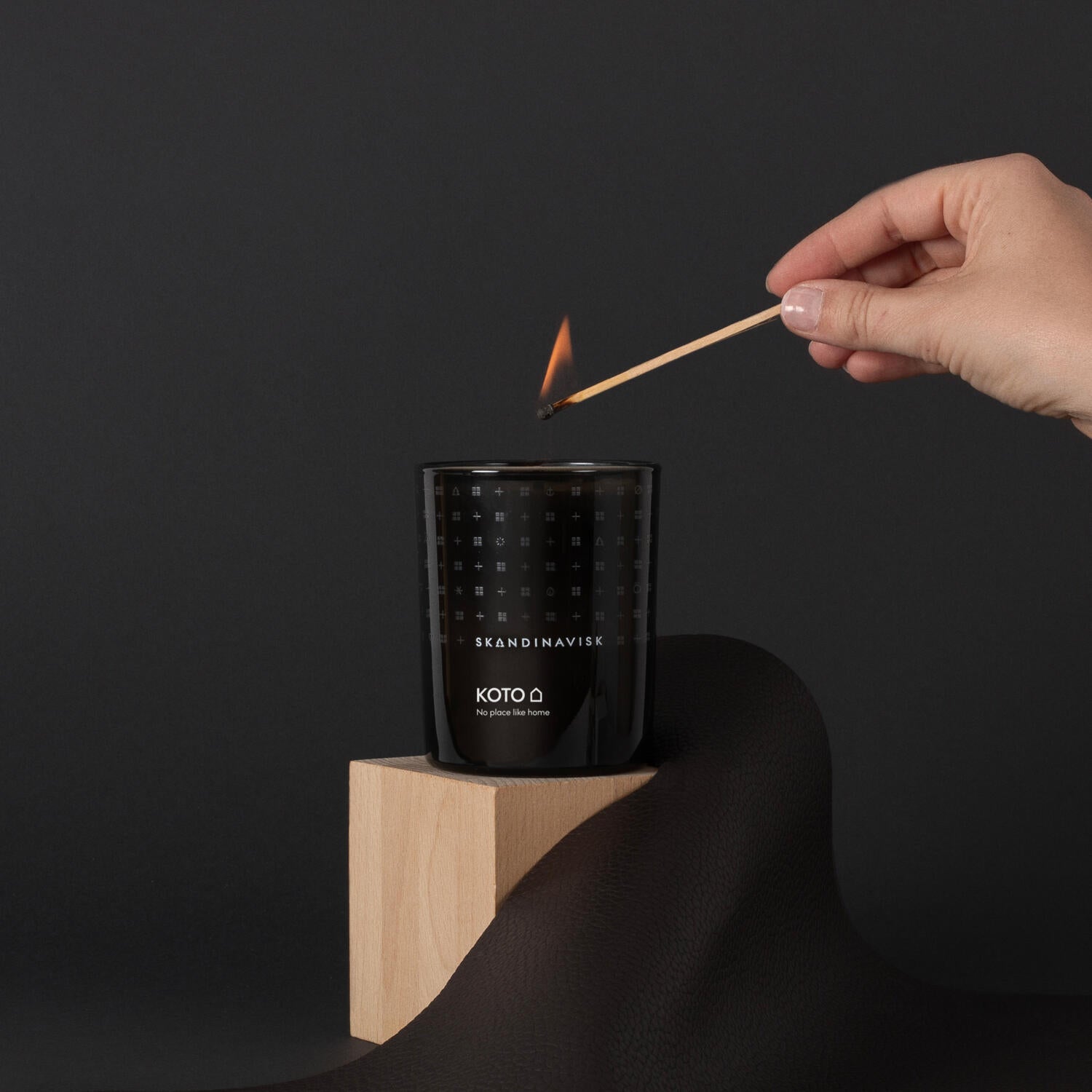 Koto duftlys, 200g. - Black