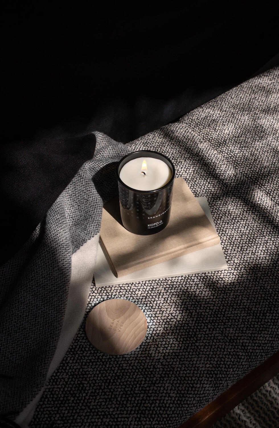 Koto duftlys, 200g. - Black