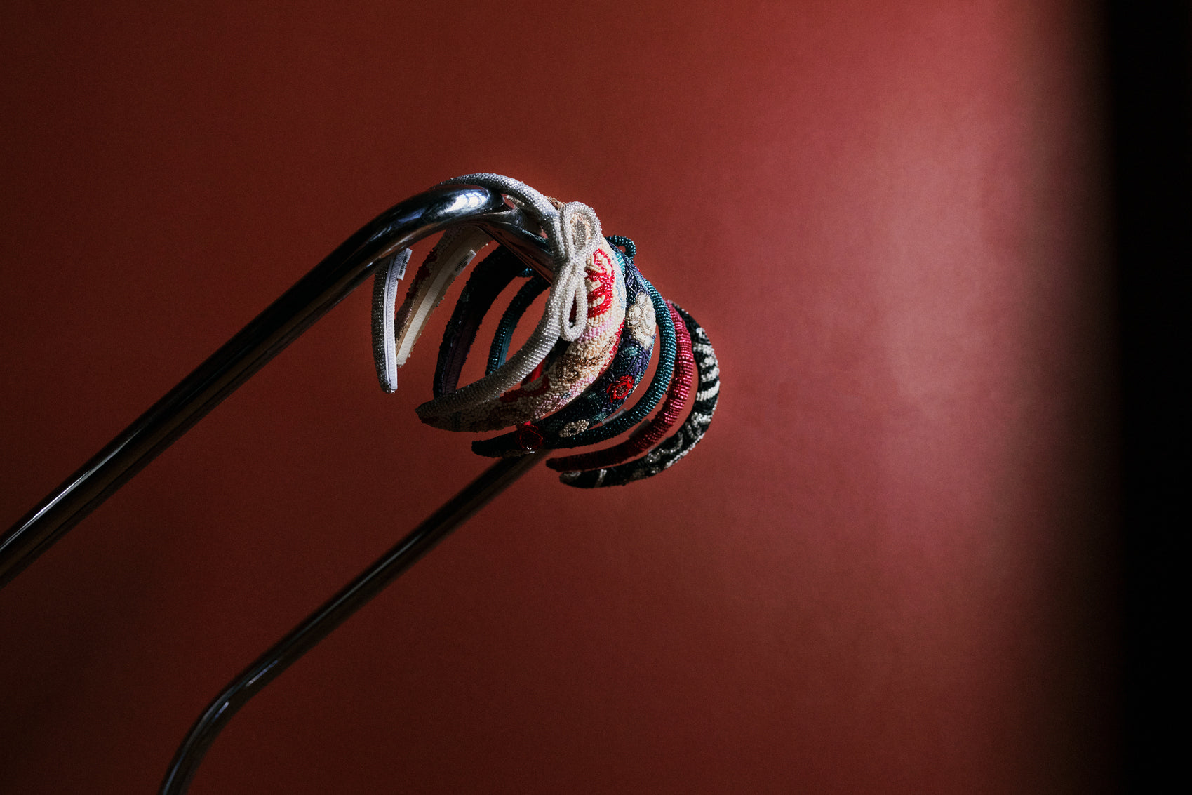 Bow Slim Beaded hårbøjle - råhvid