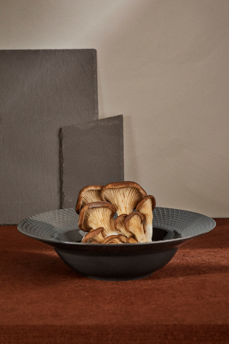 Rhombe Earth Dyb tallerken, slate - Ø24.5 cm.