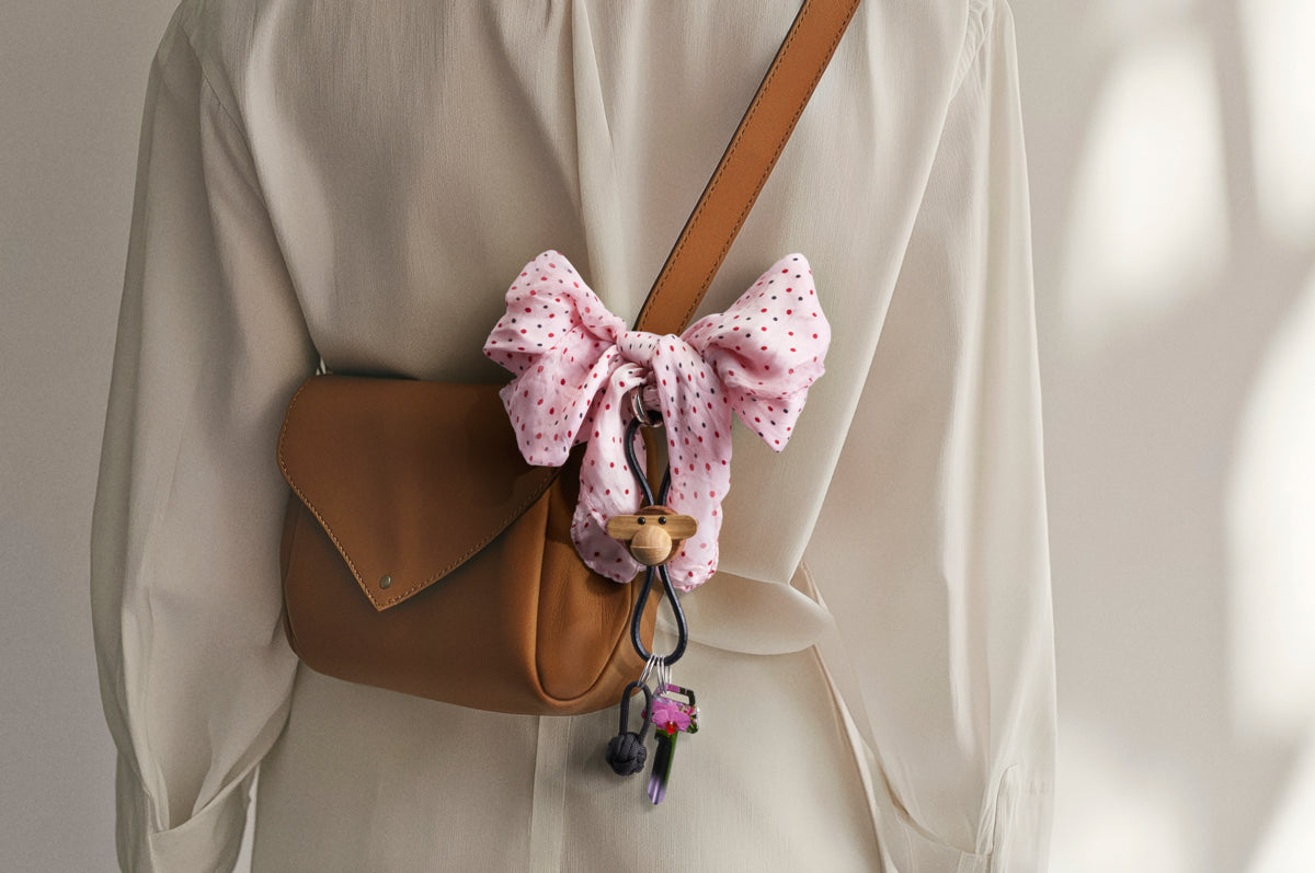 Abe nøglering - sølvfarvet/teak/limba