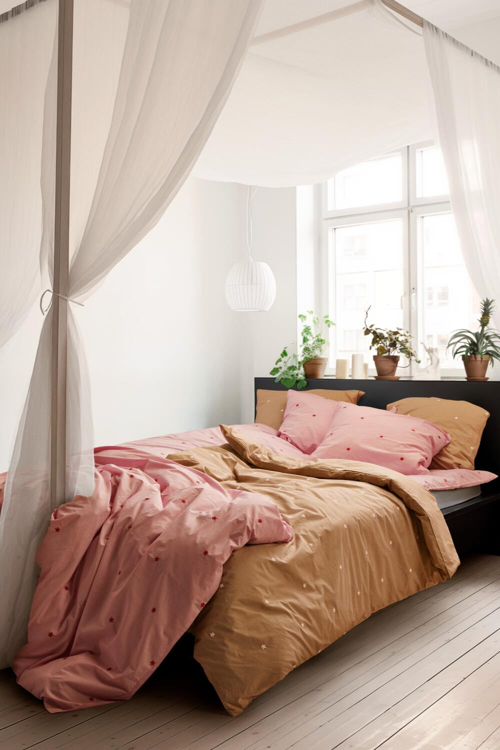 Daisy sengetøj - pink/rød