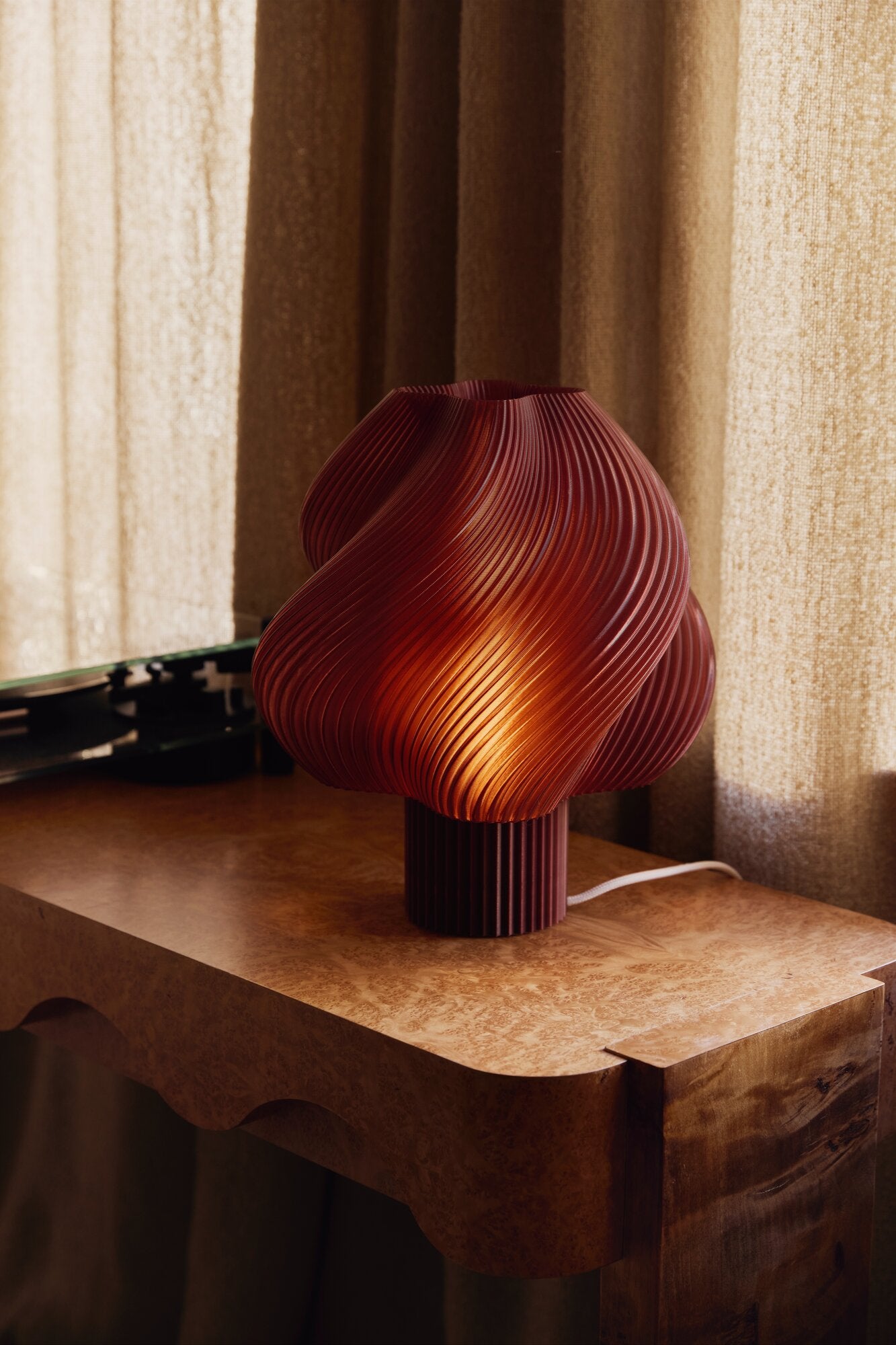 Soft Serve bordlampe, H34 cm - Cherry