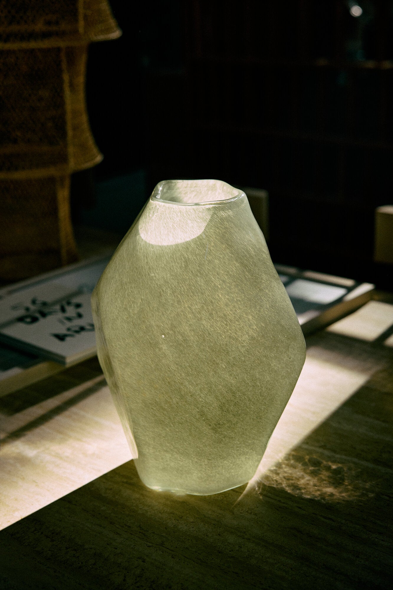 Gemstone vase - Jade