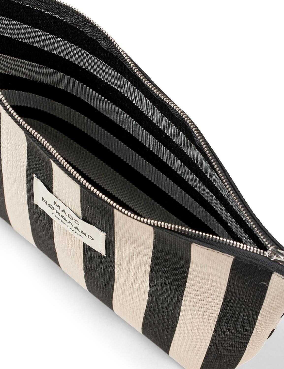 Knit Stripe Hilden toilettaske - sort/hvid